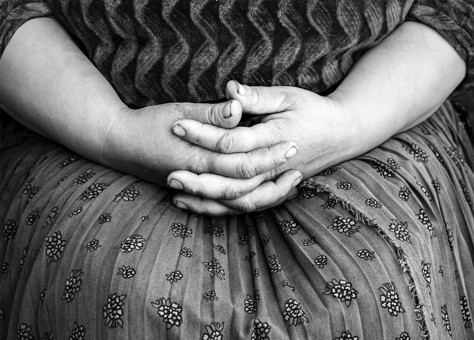 Romania Gipsy Lady's hands.JPG