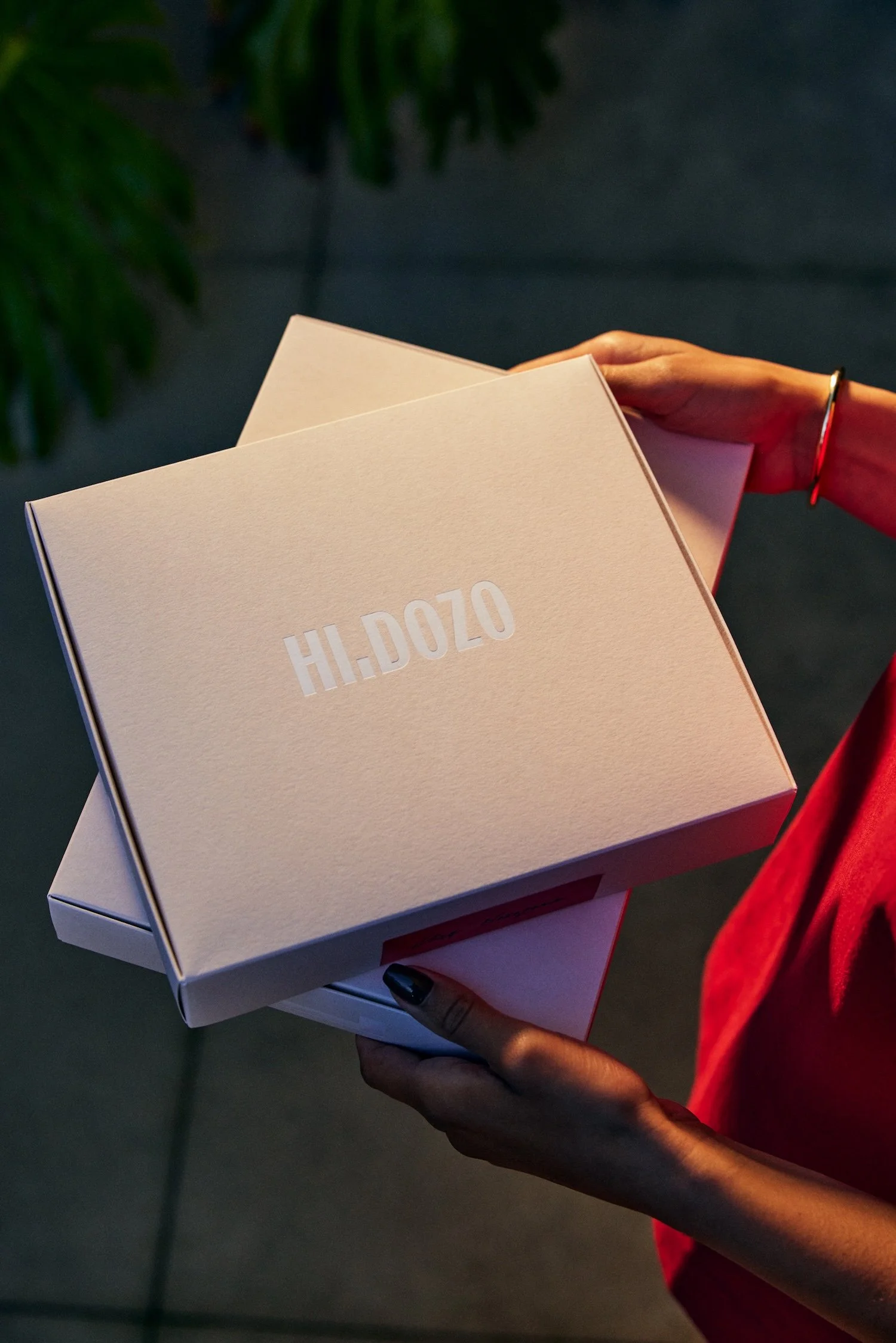 Hi.Dozo white branded omakase sushi delivery box