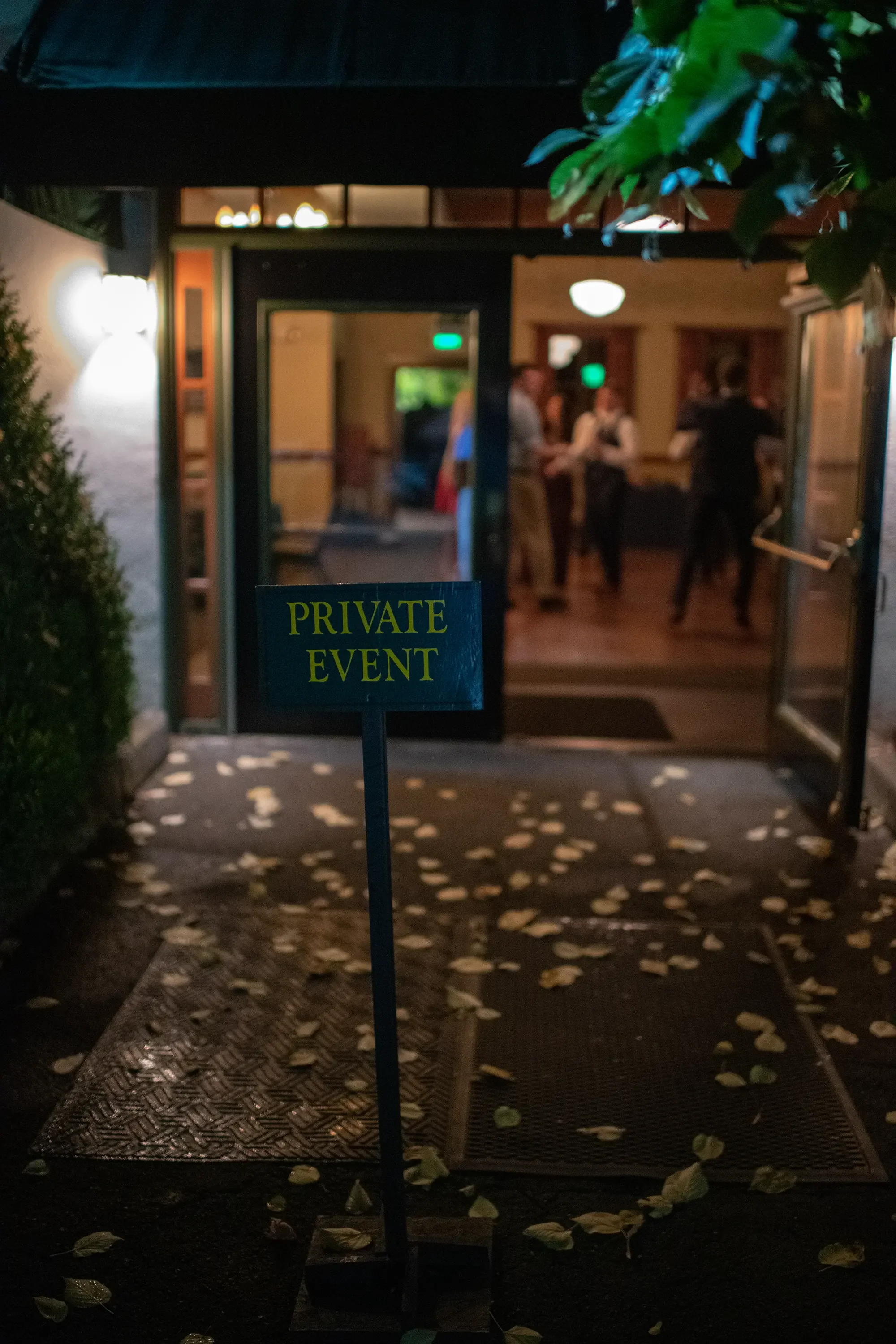 McMenamins Edgefield Weddings from Photographer Robert Knapp_0069.webp