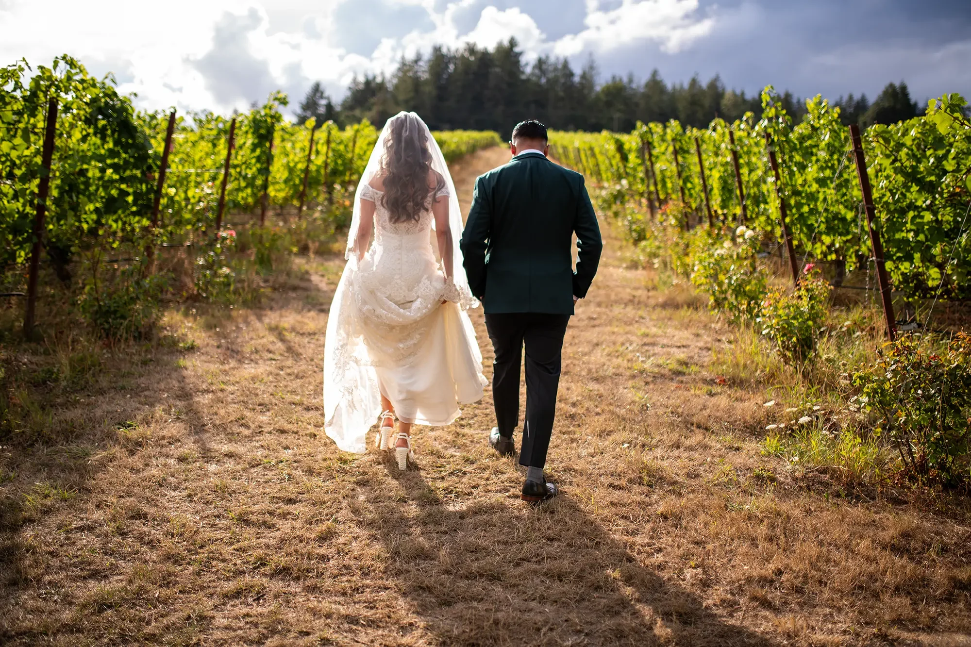 Winery-Wedding-Oregon0100.webp