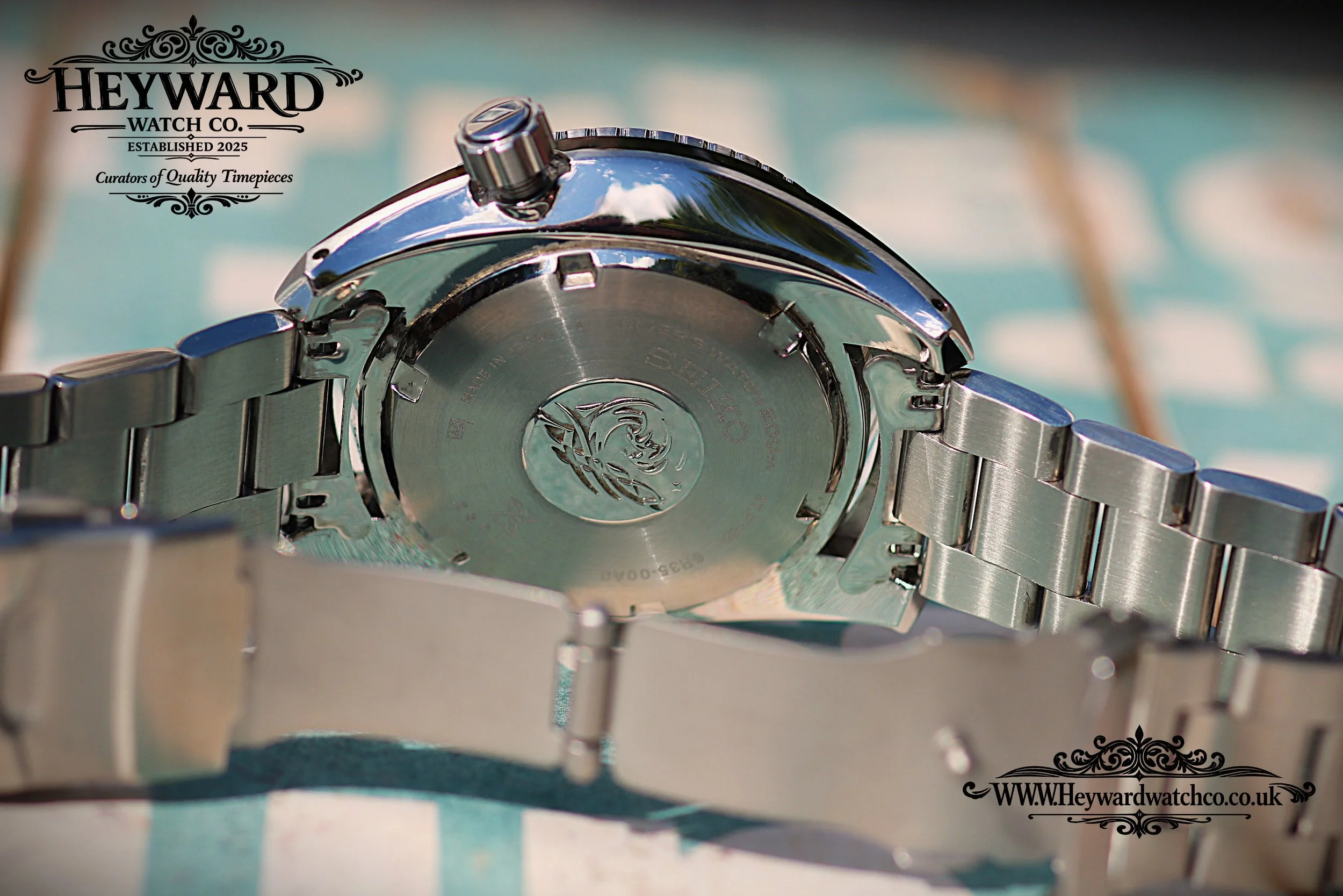 8 Caseback & Bracelet copy.jpg