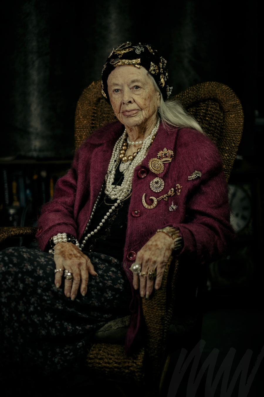   Jeanie   - I was born in 1925 in Wyoming, USA. I’ve been an artist, a jeweller and a collector of fine antiques. As the wife of a colonel in the U.S. Air Force, we travelled often. I moved to Nova Scotia and fell in love with the environment. I cou