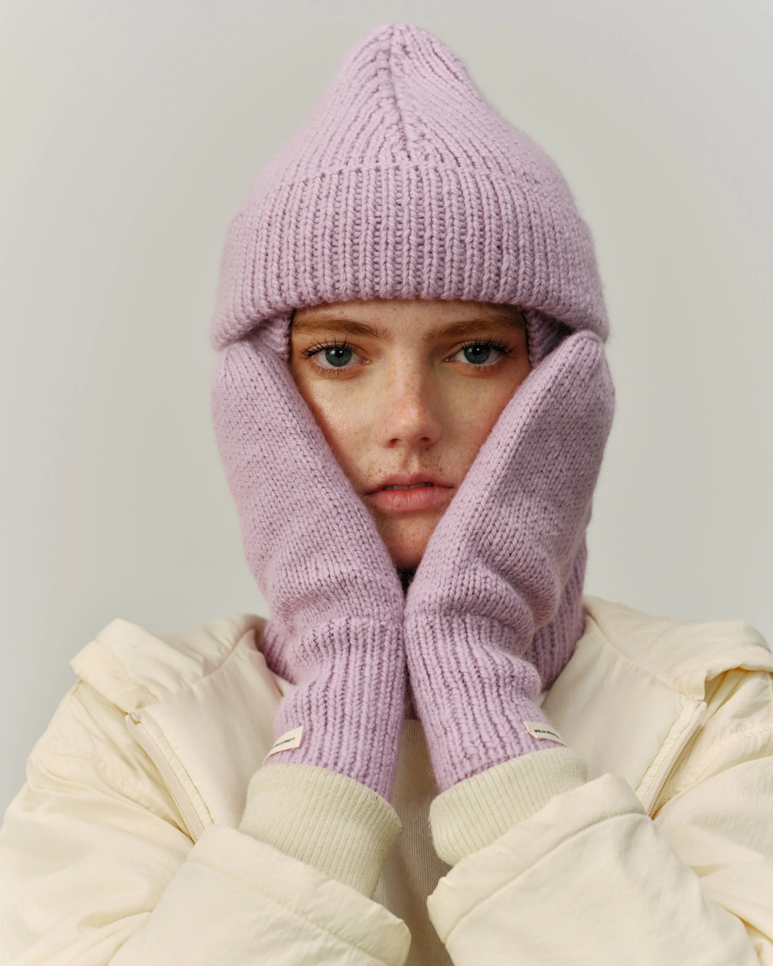 100% Hand Knit, Peruvian Highland Wool Accessories. To keep your winter chill 👌🏼

Oh you knit? Sweet - find the patterns @eat.your.fiber.knits 

Photographer: @eluvieracosta
Models: Rachel Johnston
Agencies @modemodelsintl
Makeup &amp; Hair: @emili