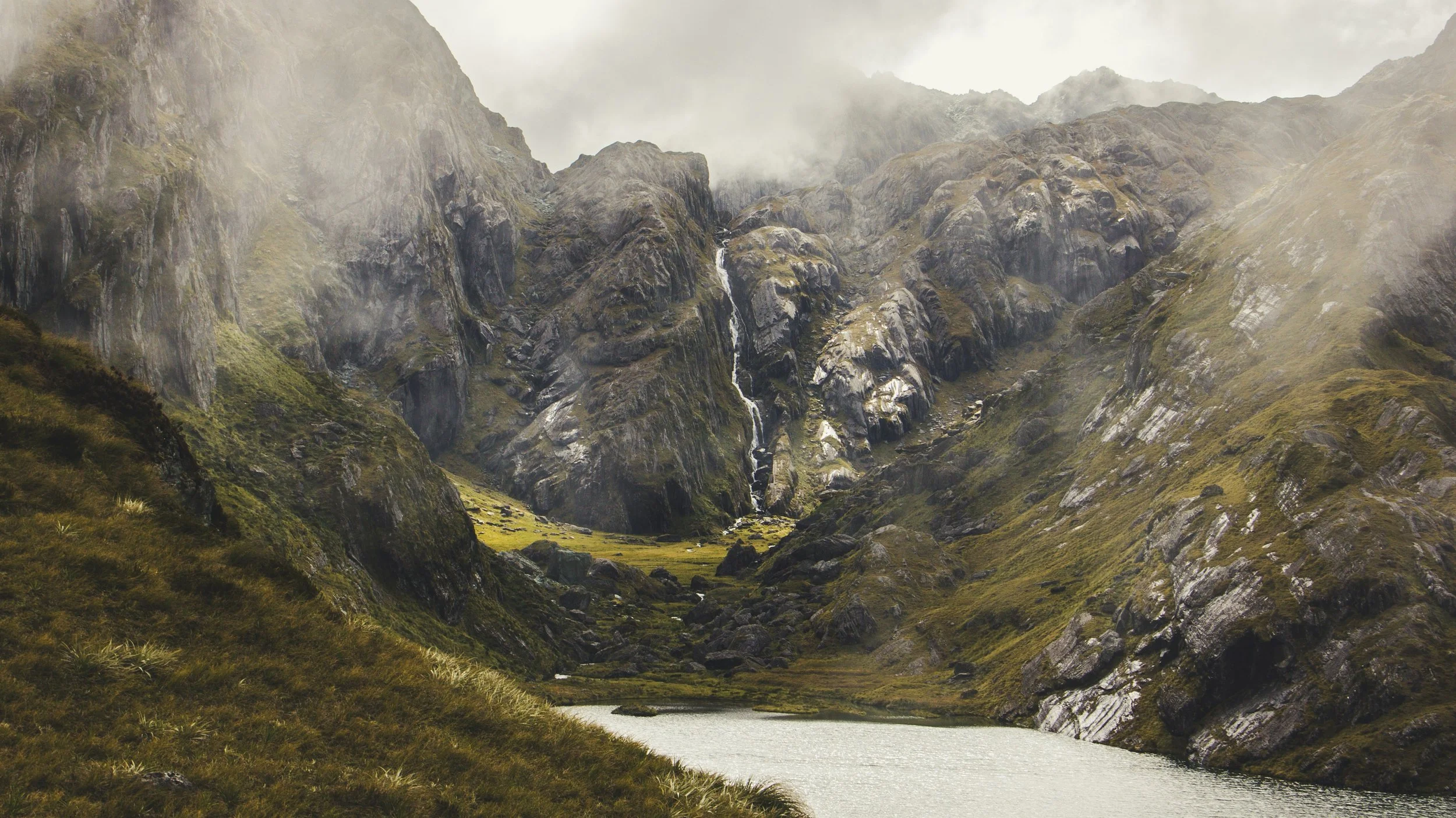 Rocky alpine landscape in Central Otago, showcasing the rugged terrain and natural beauty that define the region.