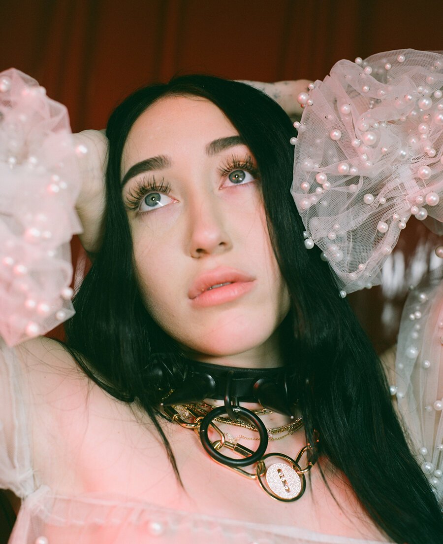 LADYGUNN-LivYt.jpg