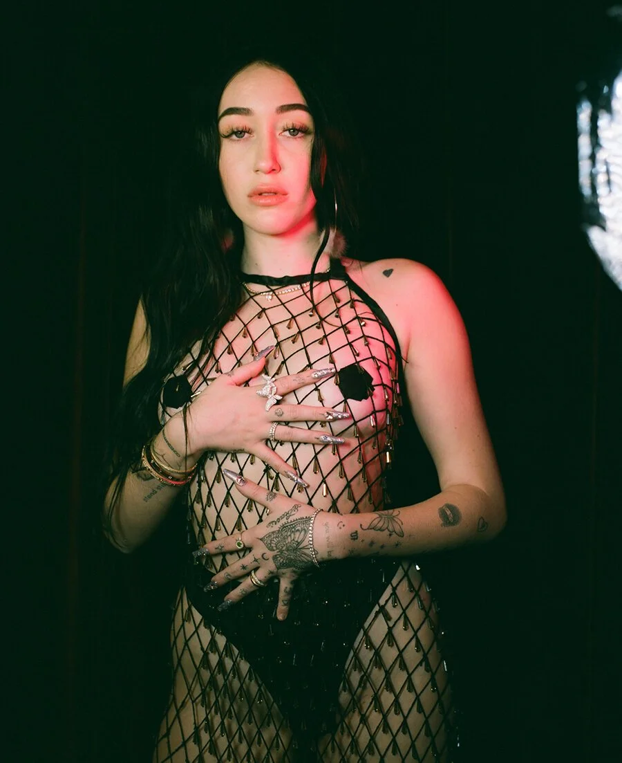 LADYGUNN-sSN6f.jpg