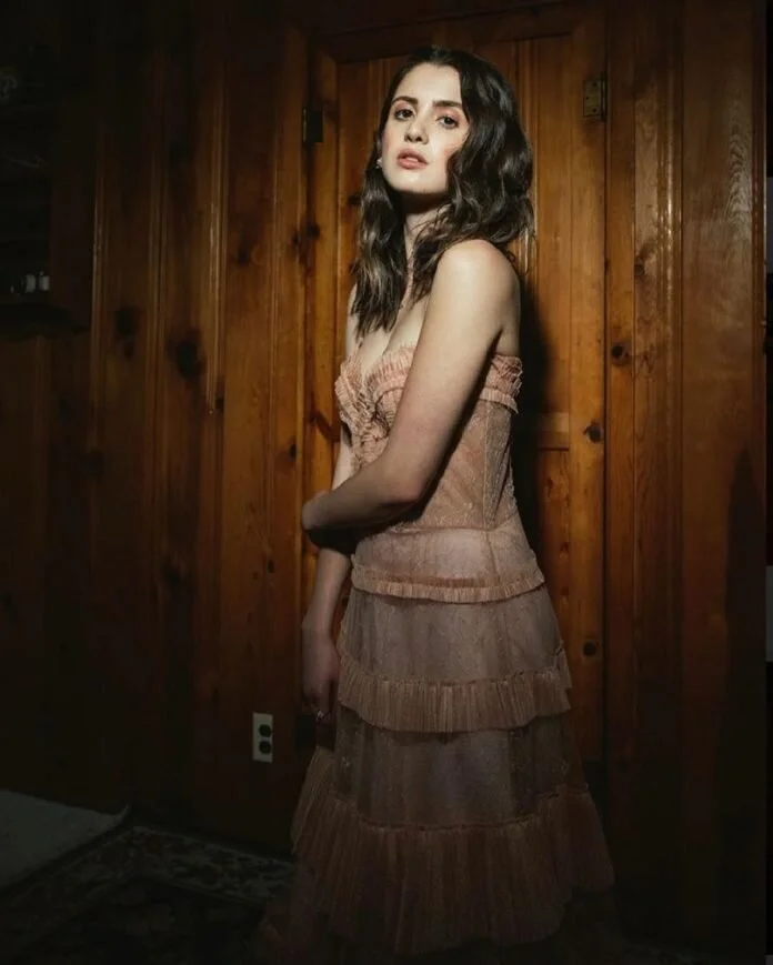 laura-marano-and-vanessa-marano-pulse-spikes-summer-2019-more-photos-2-696x869_orig.jpg