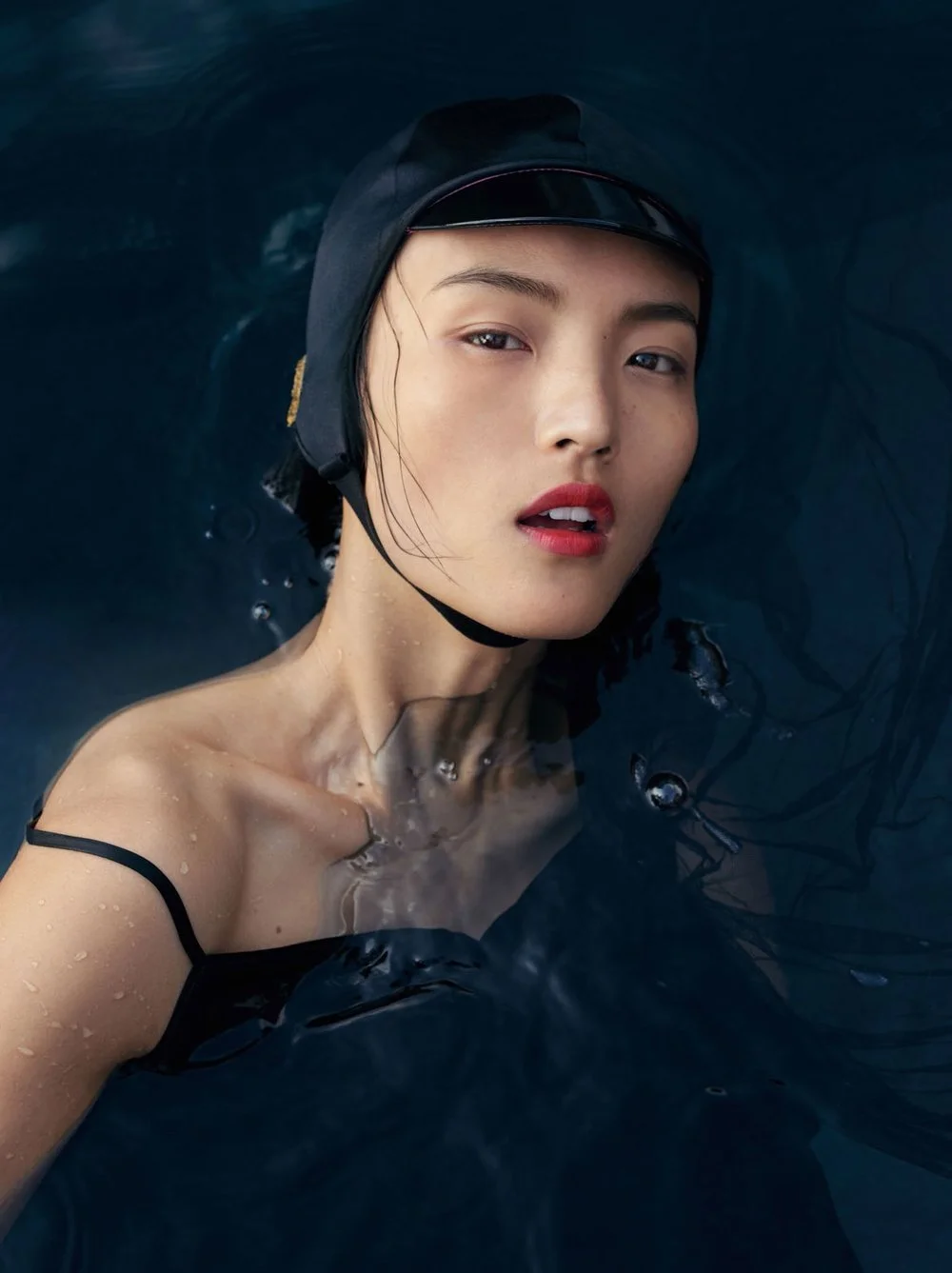 Vogue-China-Beauty-May-2017-Liz-Collins-Visual+Atelier+8-4.jpg