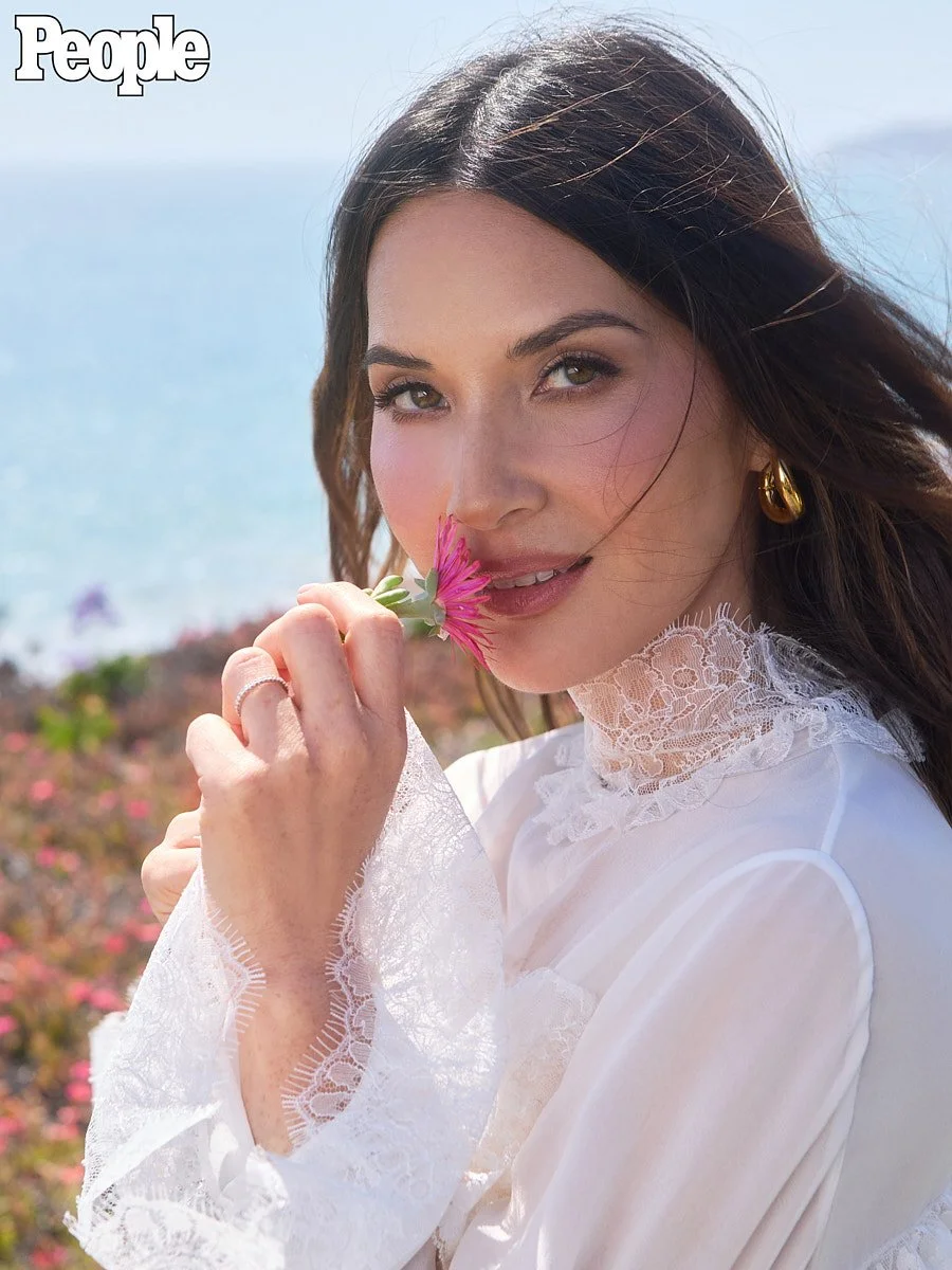 4-people-olivia-munn-ryan-west-9bec0fpb4.jpg