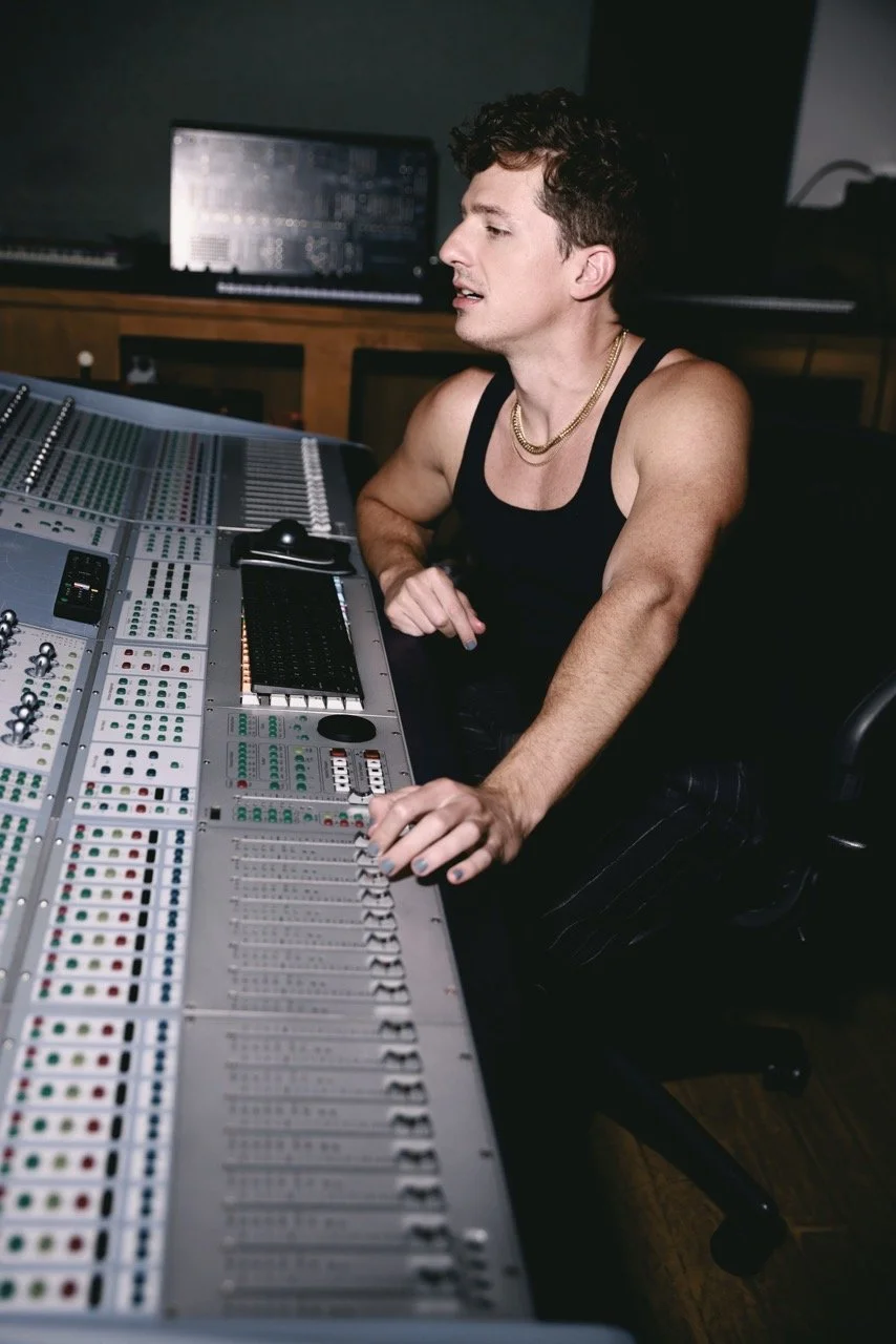 202211_NUMERONL_TPATRICKKENNY_DGE_22 Large.jpeg