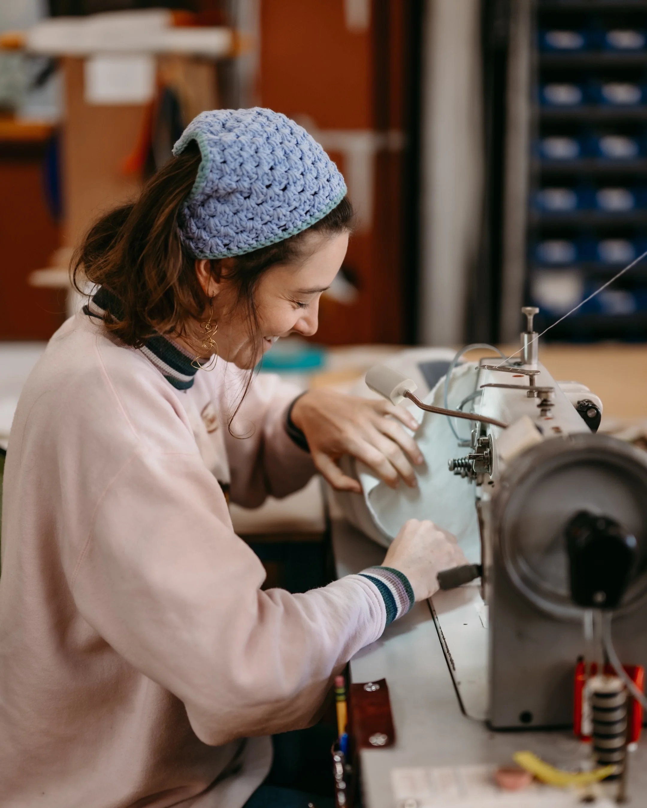 Meet Jacey, one of the lovely humans behind our bags.

From first stitch to final detail, each piece is crafted with care right here on San Juan Island.🌊⛵️

What part of our process would you want to see more of?