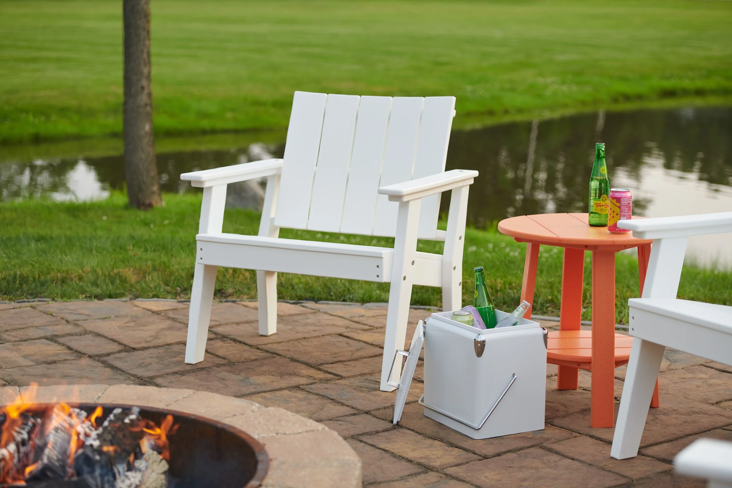 Urban Chat Chair (White) 1.jpg
