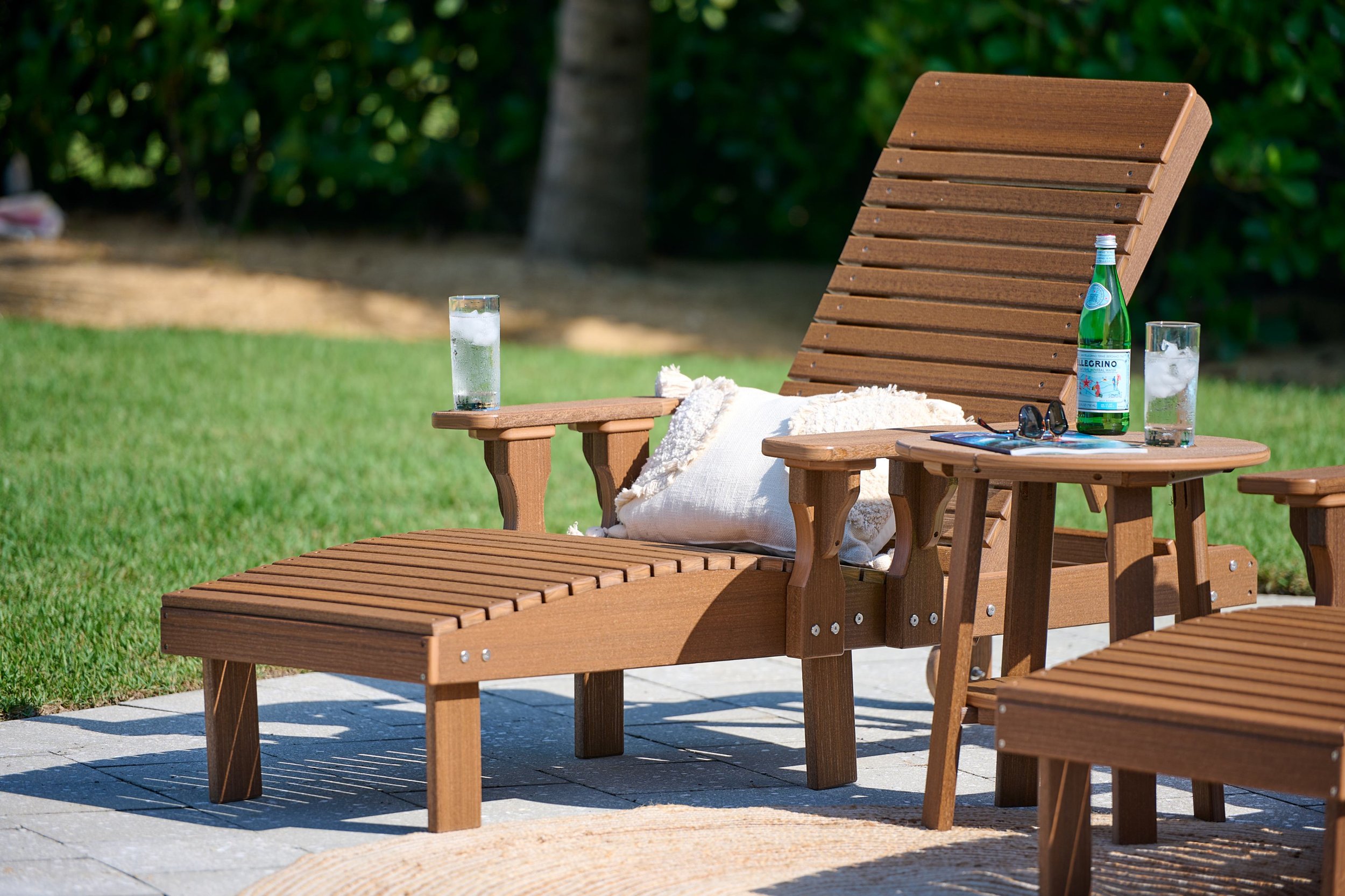 Poly Lounge Chair (Antique Mahogany).jpg