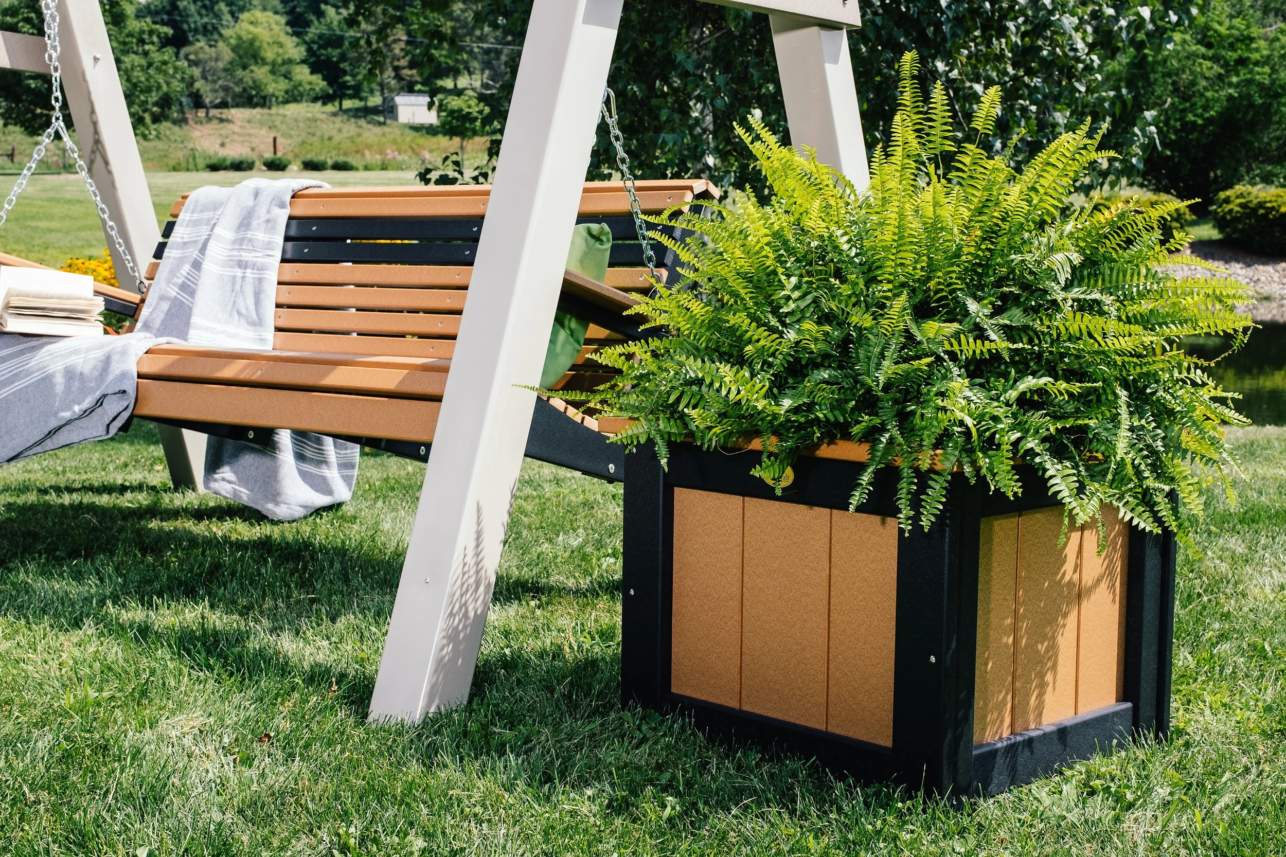 Poly 24'' Square Planter (Cedar & Black) 1.jpg