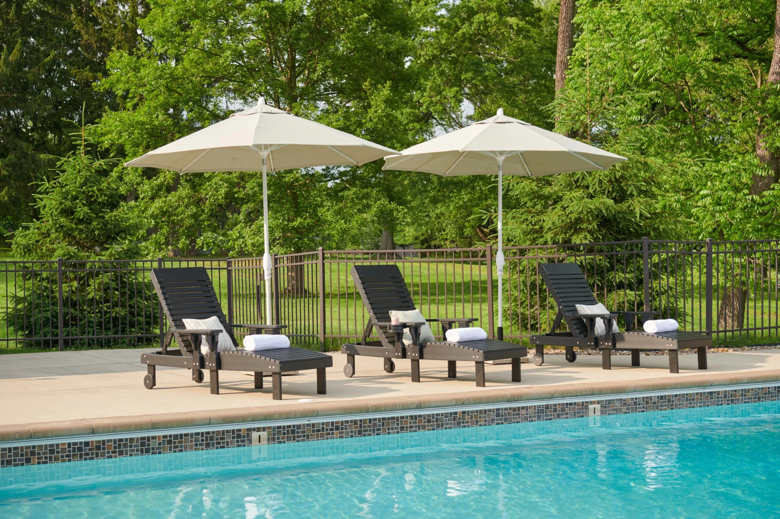 Poly Lounge Chairs (Black).jpg
