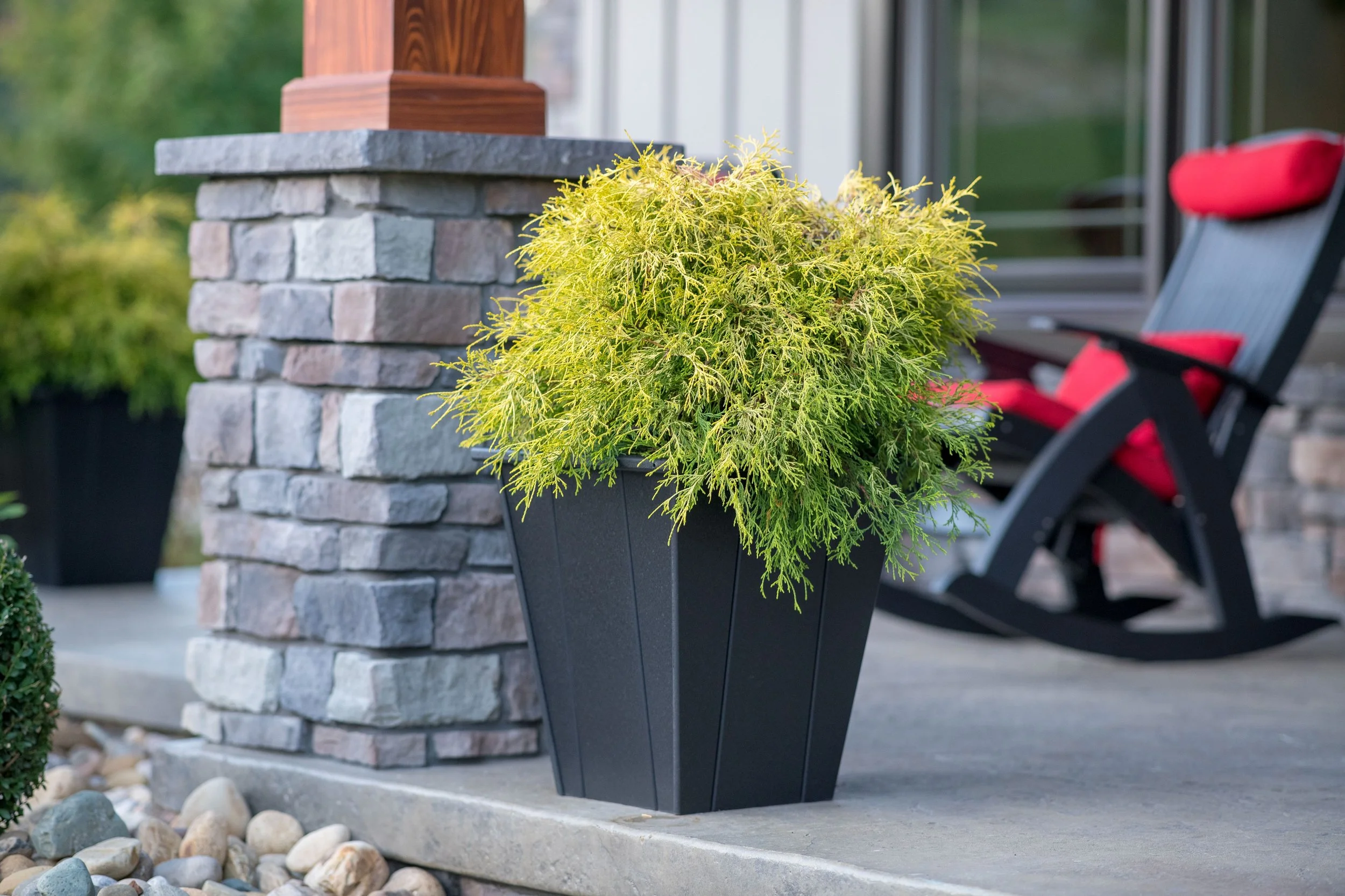Elite Planter (22'') Black.jpg