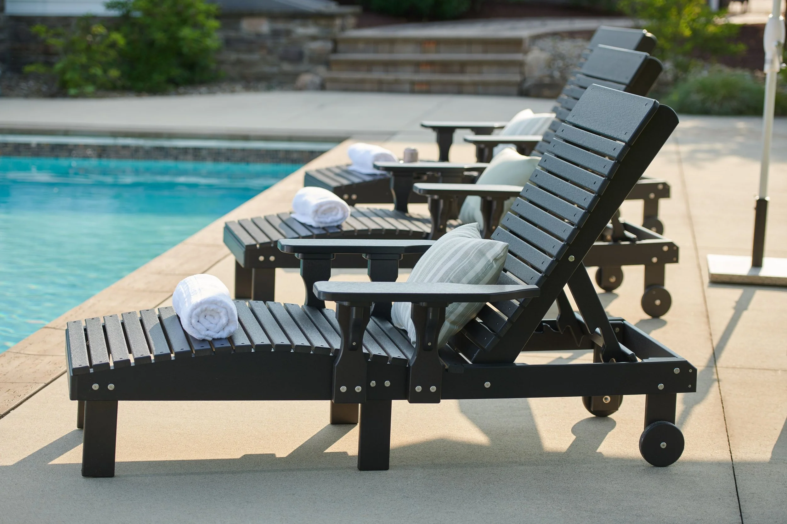 Poly Lounge Chairs (Black) 1.jpg