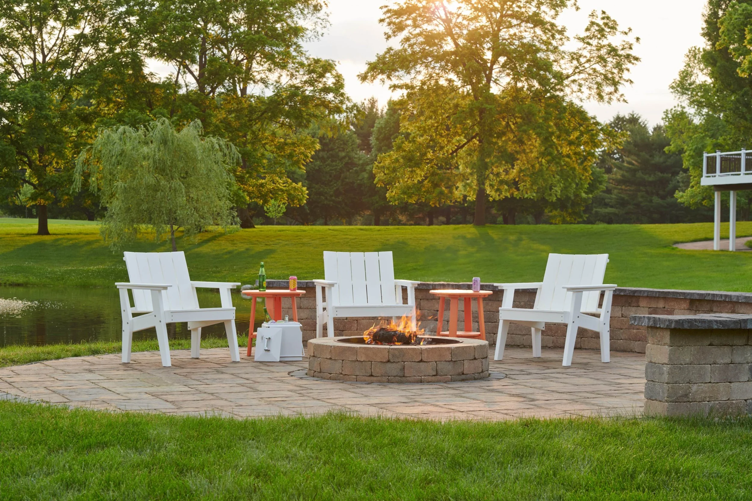 Urban Chat Chairs (White).jpg