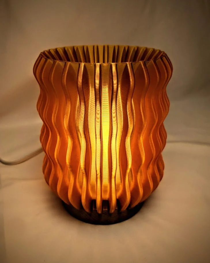 Lampe enroulée en forme de vase en bois avec éclairage chaud