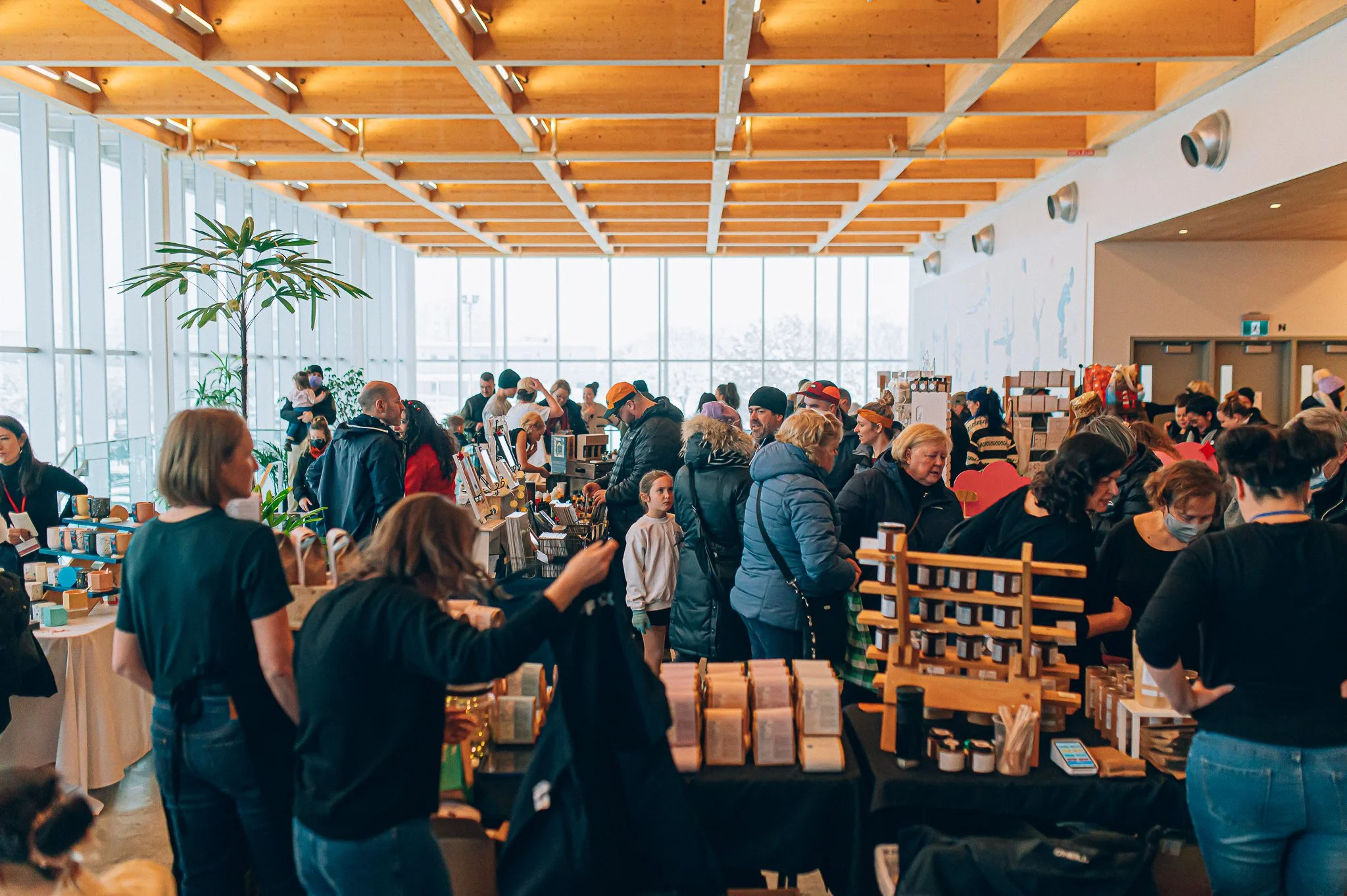 Marché auditorium Verdun 2022 Collectif Créatif MTL - carolineperronphotographies.jpg