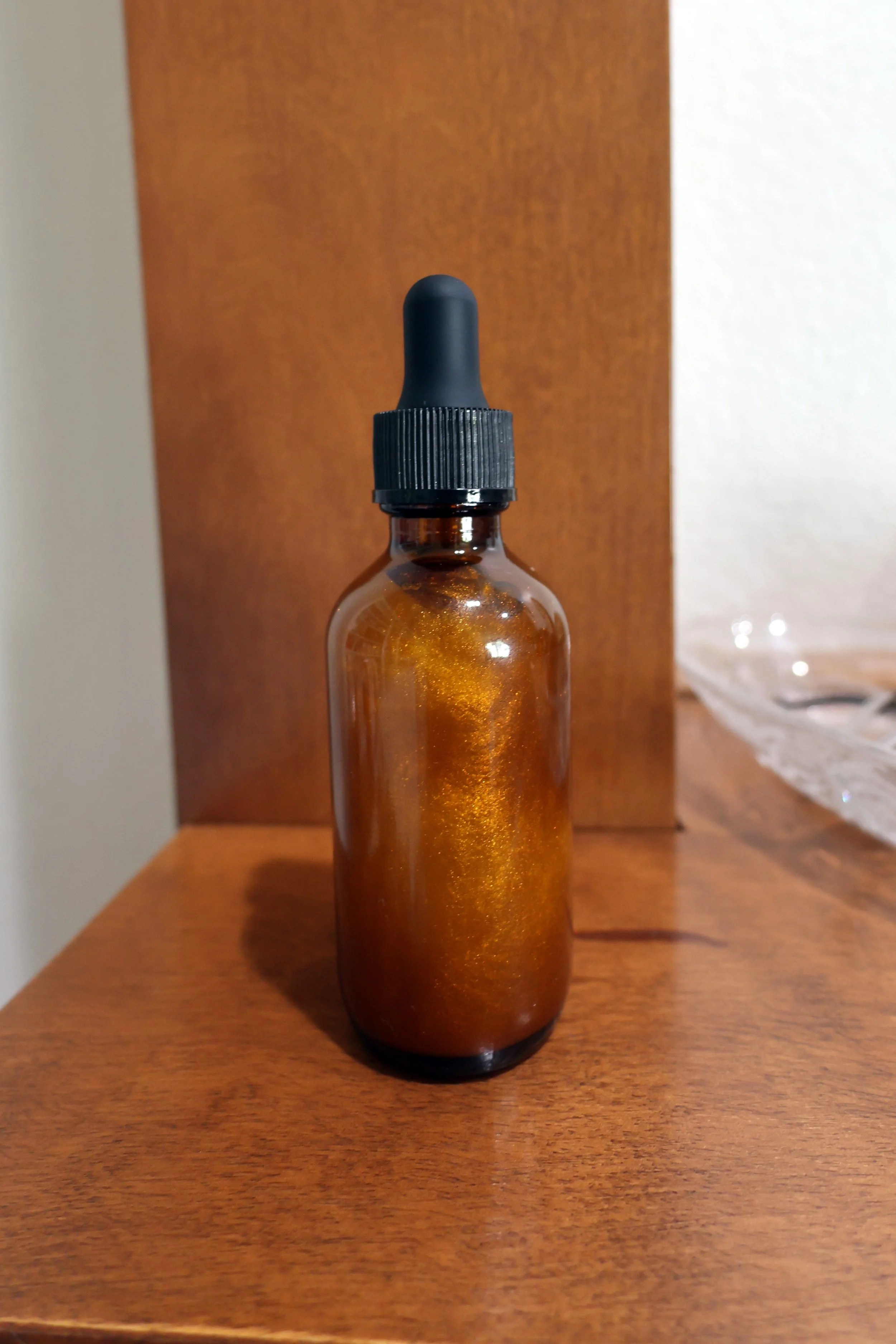 Shimmer oil