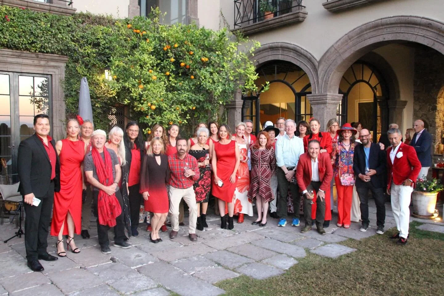 Red hearts, healing hooves. ❣️

Love, connection, and purpose &mdash; all in one night ❤️🐴
A Valentine&rsquo;s evening filled with horses, flamenco, opera, paella, and community, all coming together in support of equinoterapia. Thank you to everyone