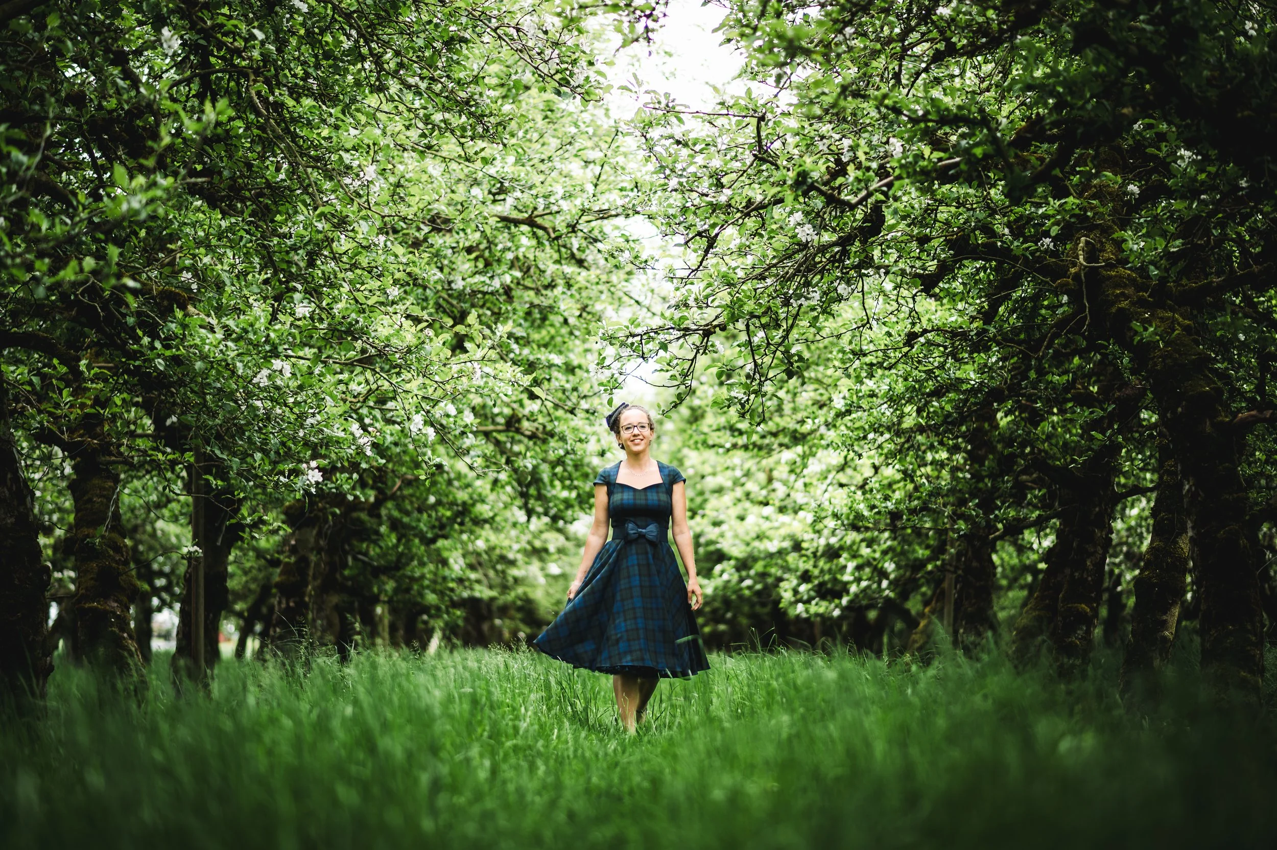 Portraitfotograf Ostschweiz – natürliche Fotografie im Wald mit authentischem Ausdruck