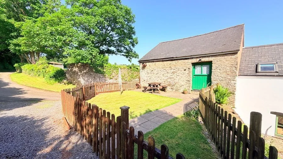 The Hayloft

Perched at the top of the courtyard, The Hayloft is a characterful upside-down cottage full of warmth and charm. With stunning open-plan living beneath high exposed beams, three cosy bedrooms, a tucked-away mezzanine hideaway and a small