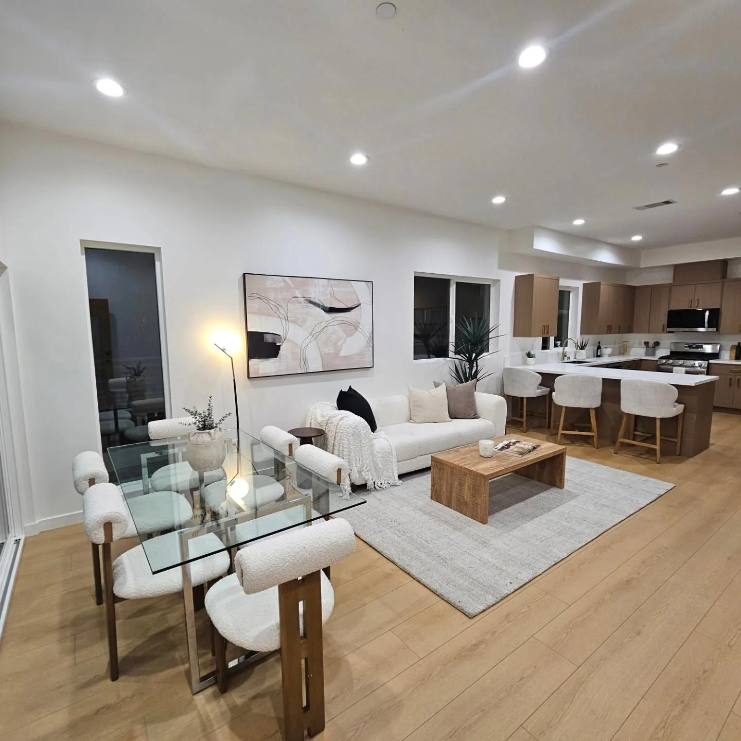 Mid-City Stage this beautiful 2 story complex is brand new and ready for Spring buyers ❤️