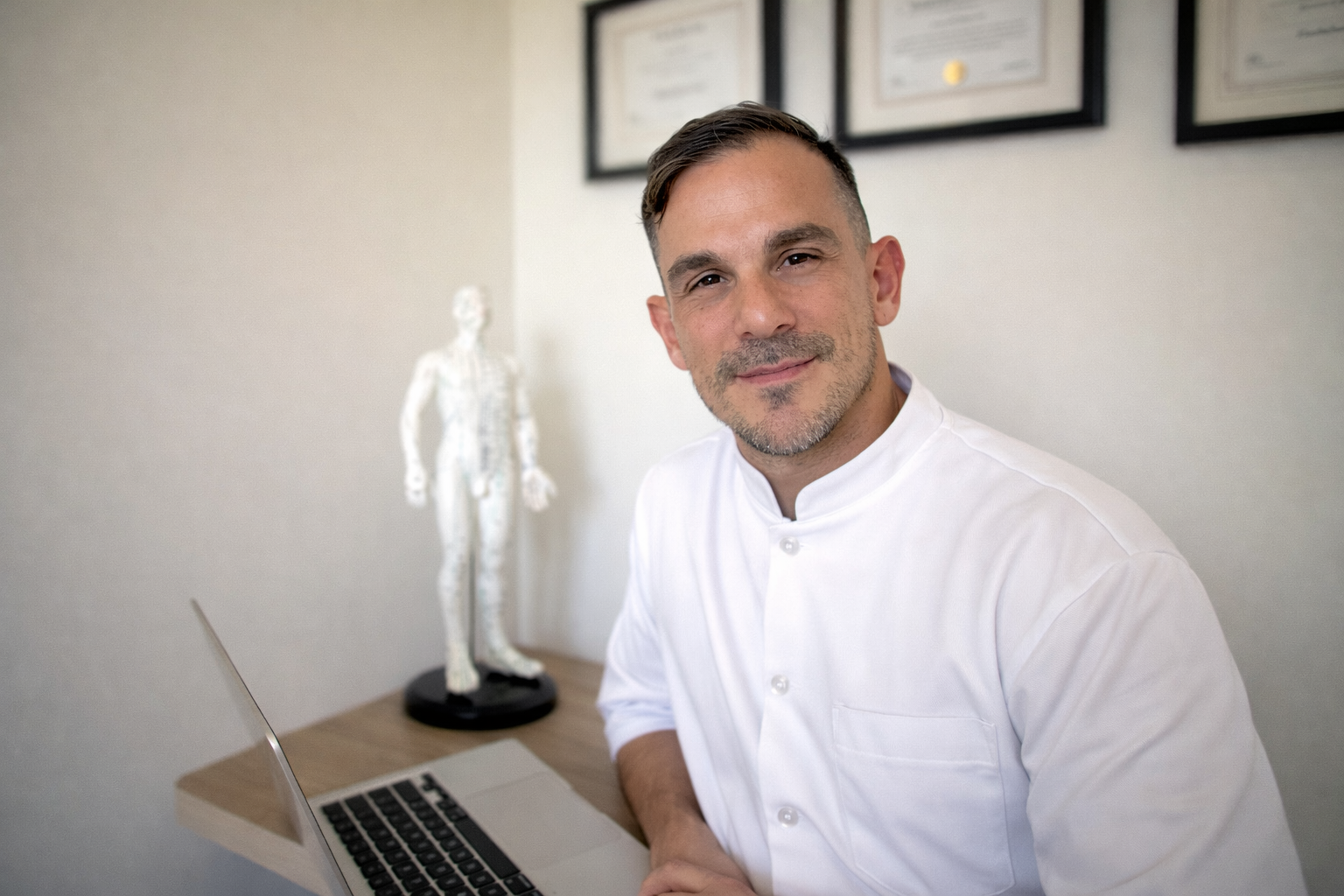 Nuno Azevedo, Licensed Acupuncturist