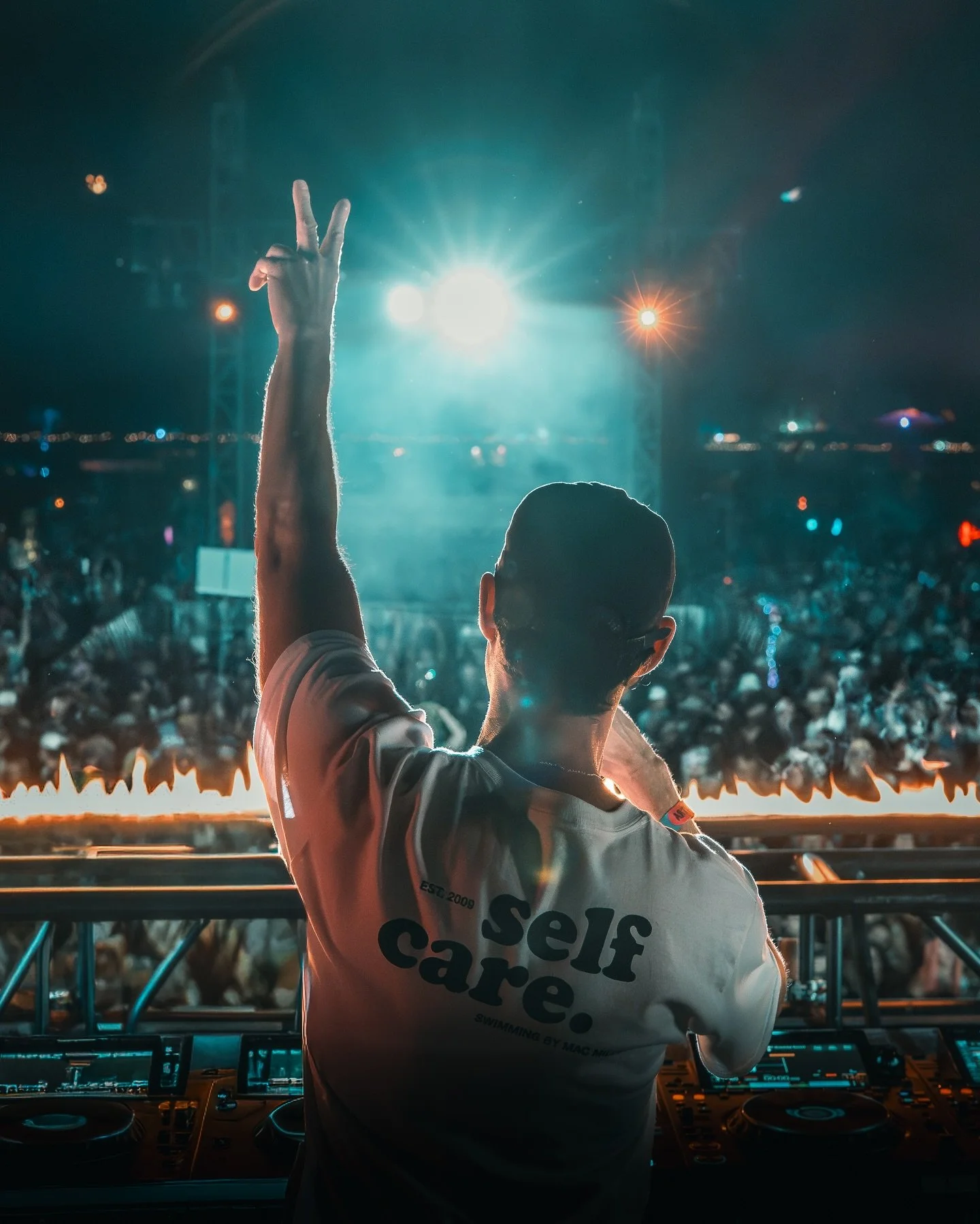 @dominiclalli of @biggigantic threw down an absolute heater of a secret set at @experience_incendia for @okeechobeefest ! Nothing but literal 🔥 to wrap up the night!

#biggigantic 
#incendia 
#okeechobeemusicfestival 
#omf2026 
#musicphotography