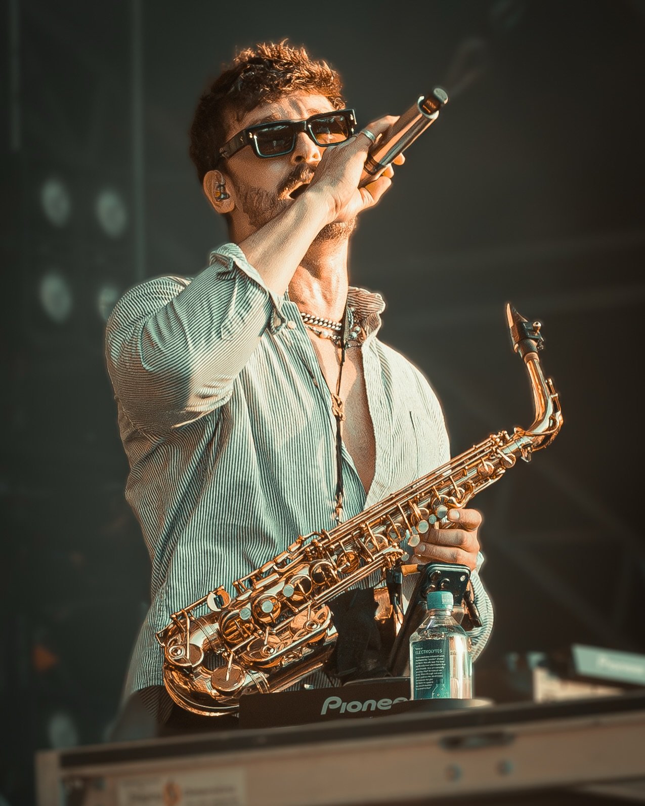@griz brought out @probcause for another beautiful Chasing The Golden Hour set at @okeechobeefest !
I was lucky enough to get some of these albums on vinyl years ago, and blessed to get some great shots of the goat. Can&rsquo;t wait for Volume 5!

#g