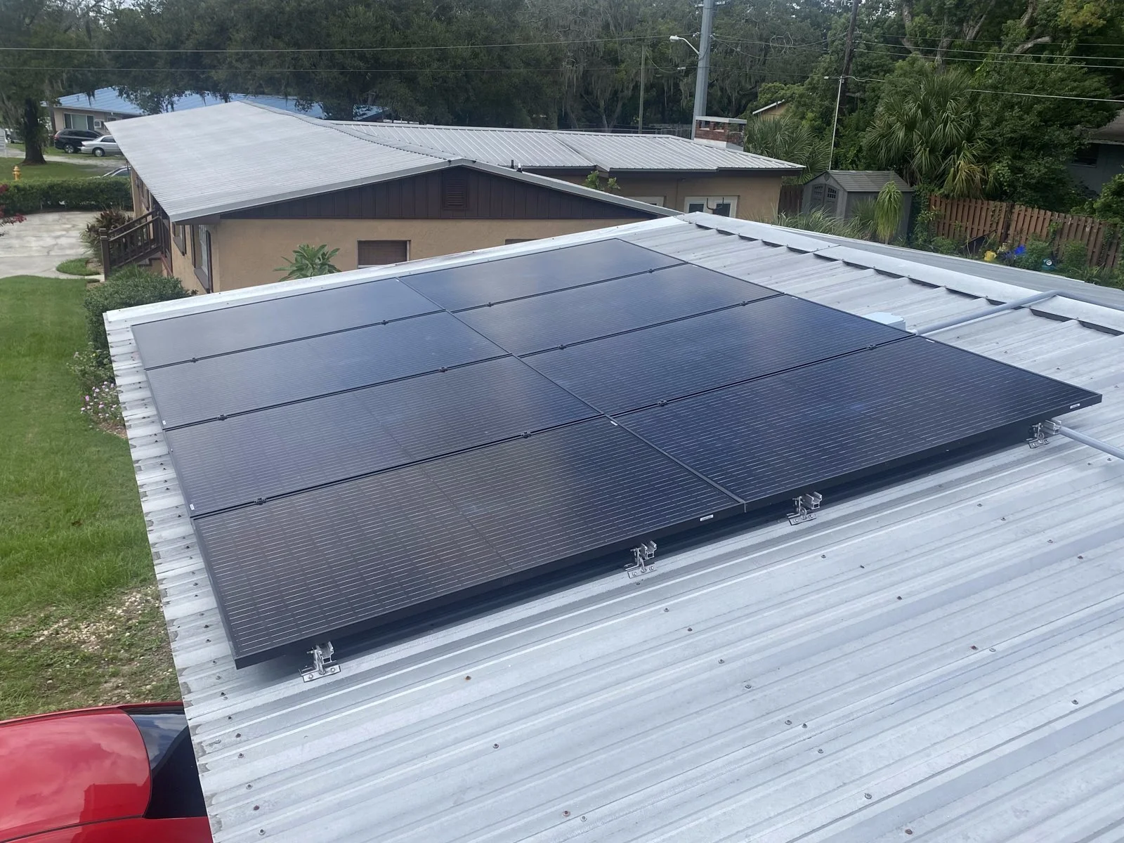 07_standing-seam-metal-roof_closeup.jpg