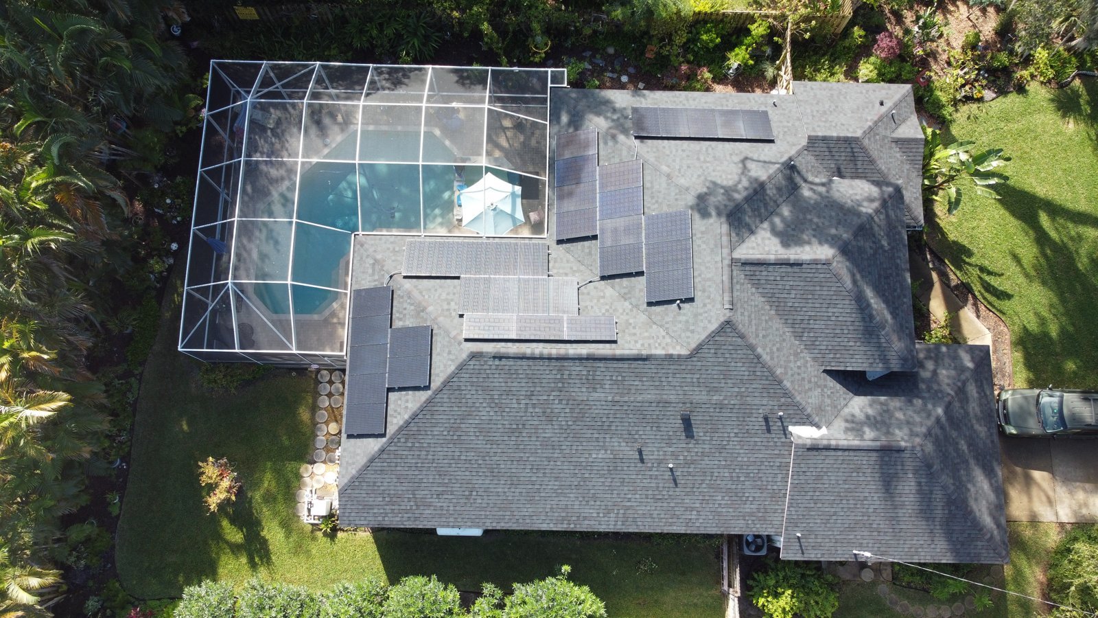 02_upscale-two-story-home_aerial.jpg