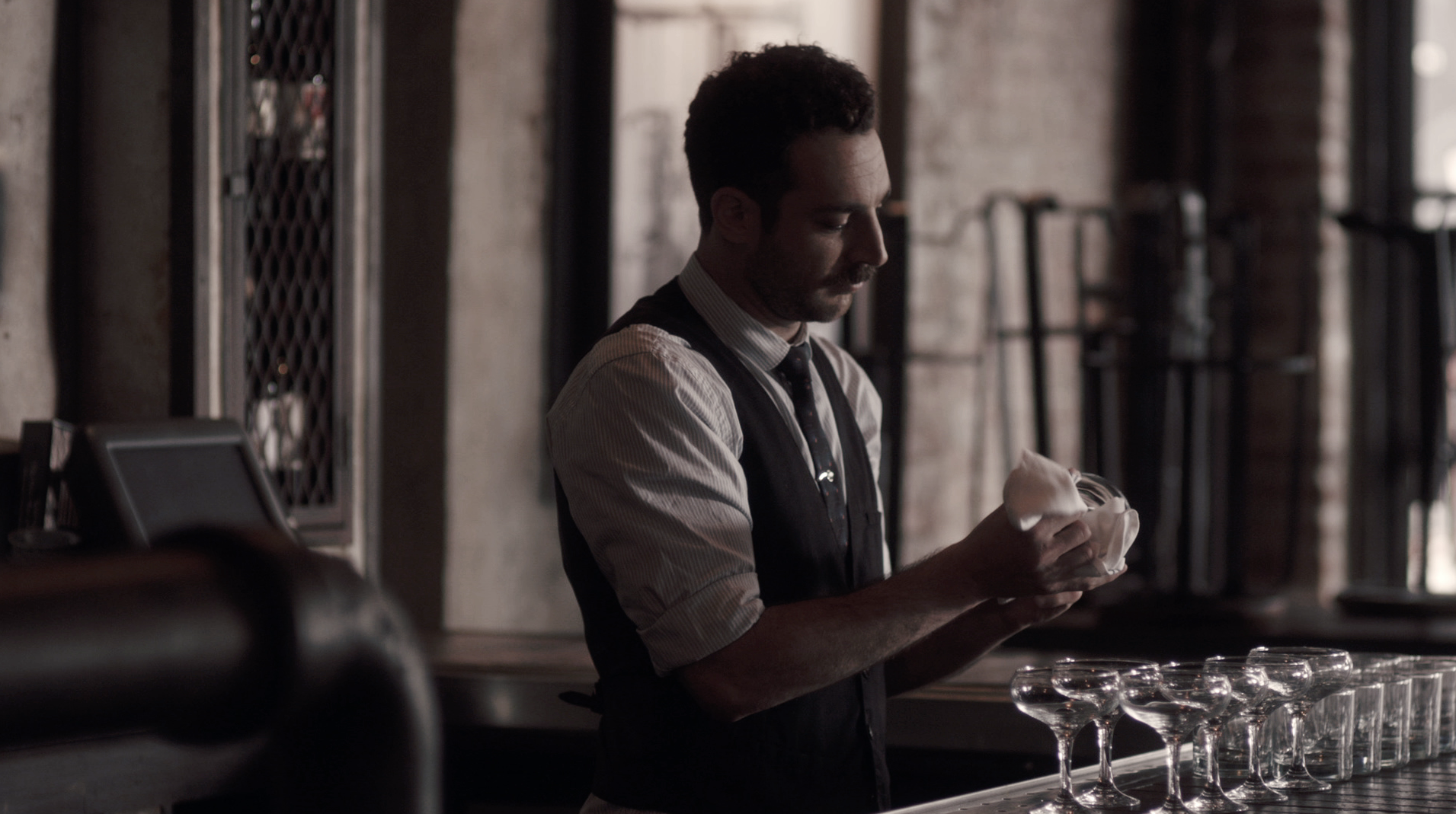 Tanqueray - Unsung Hero