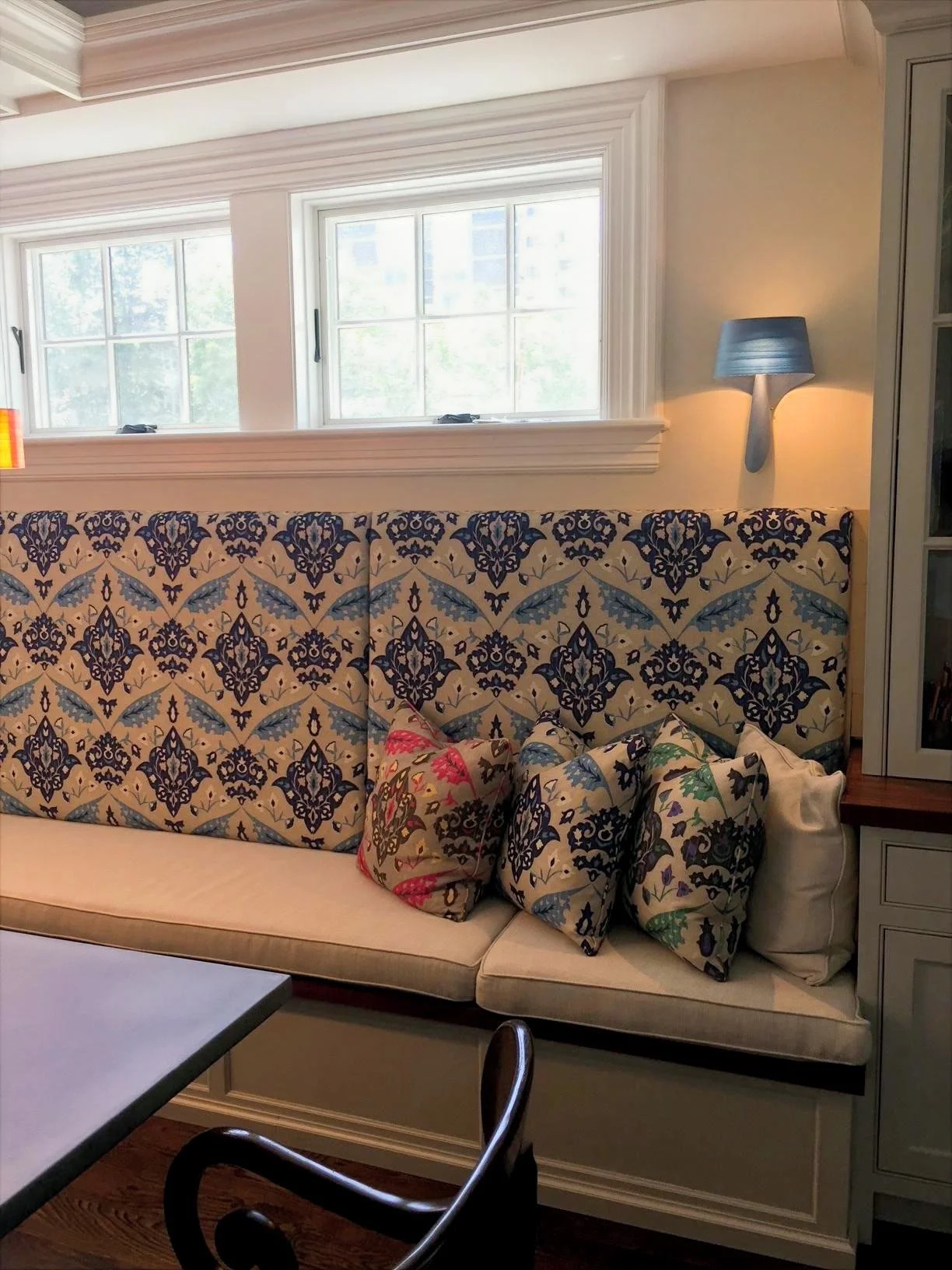 banquette.JPG