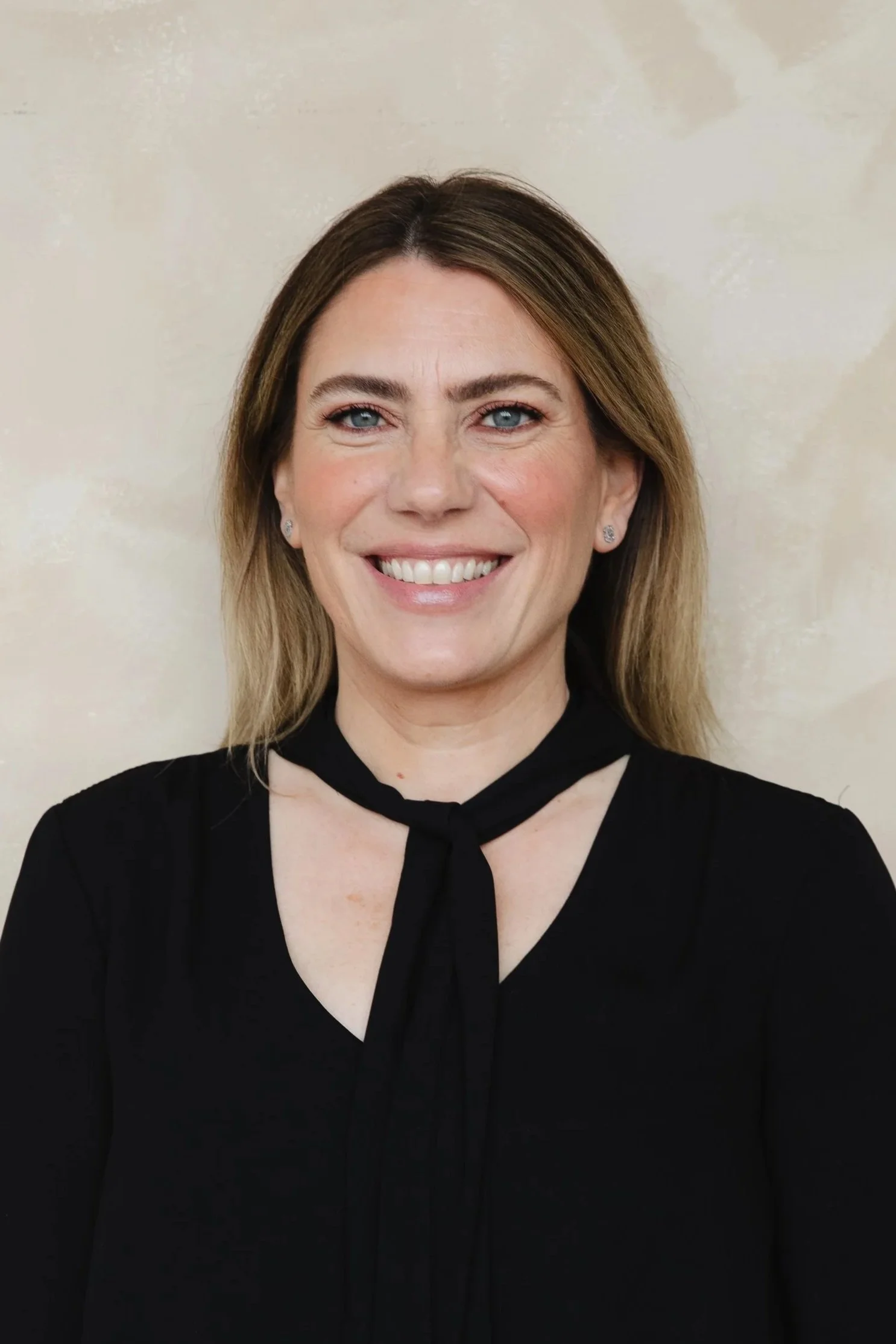 Alison Graft, LCSW, therapist and collaborative divorce coach in Hinsdale, Illinois.