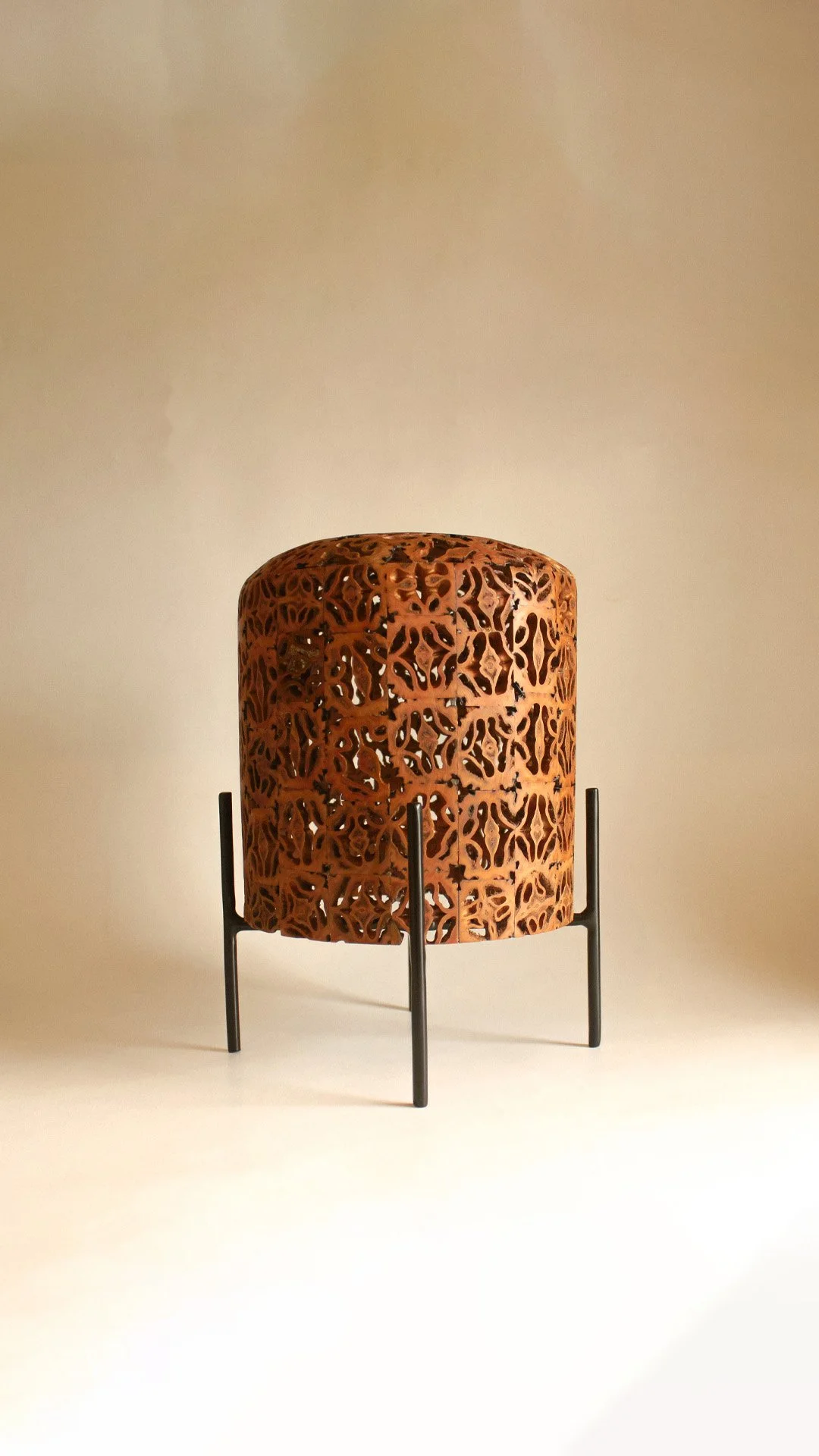 Nogal table lamp