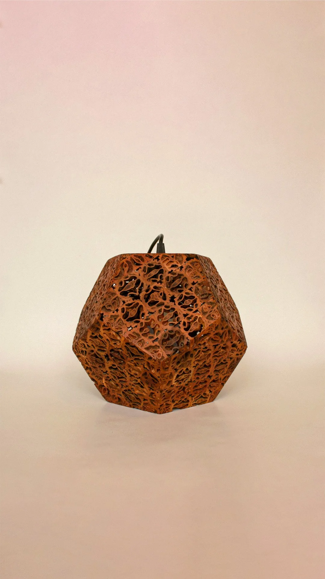 Nogal Pendant 01
