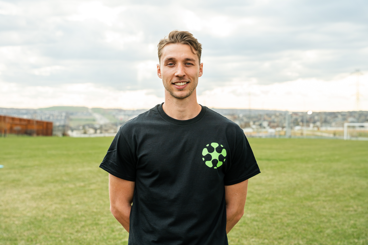 Daan Klomp, soccer coach at The Player Lab, supporting youth player development through technical training and individual coaching in Calgary.