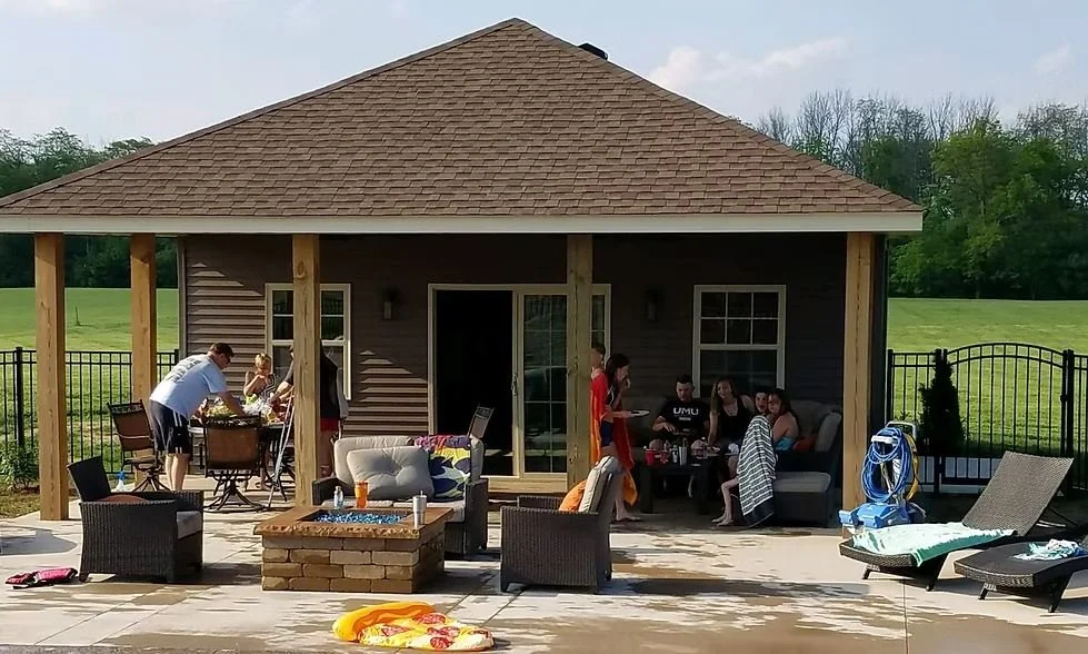 Poolhouse2.JPG