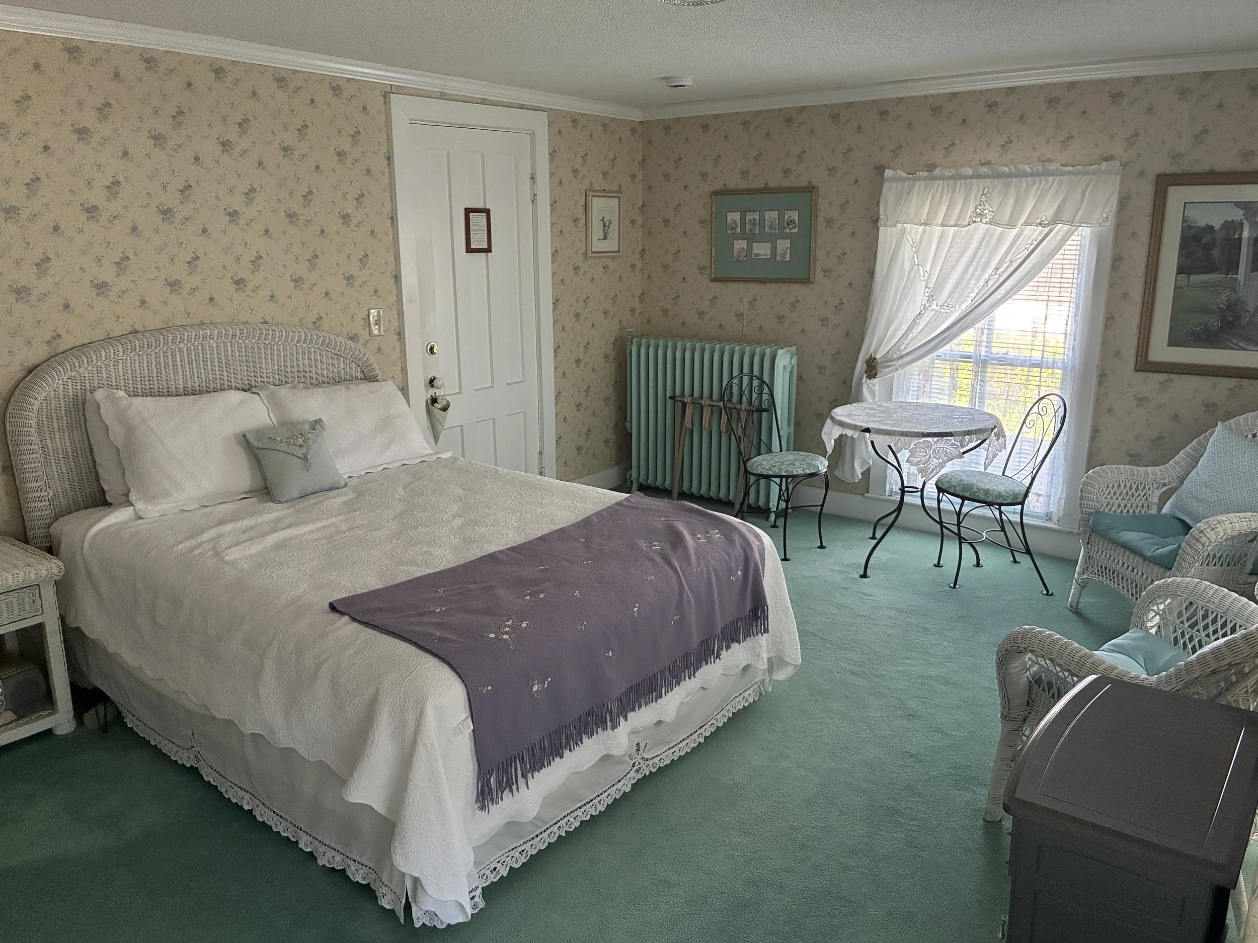 WebsiteYellow_bedroom 2.jpg