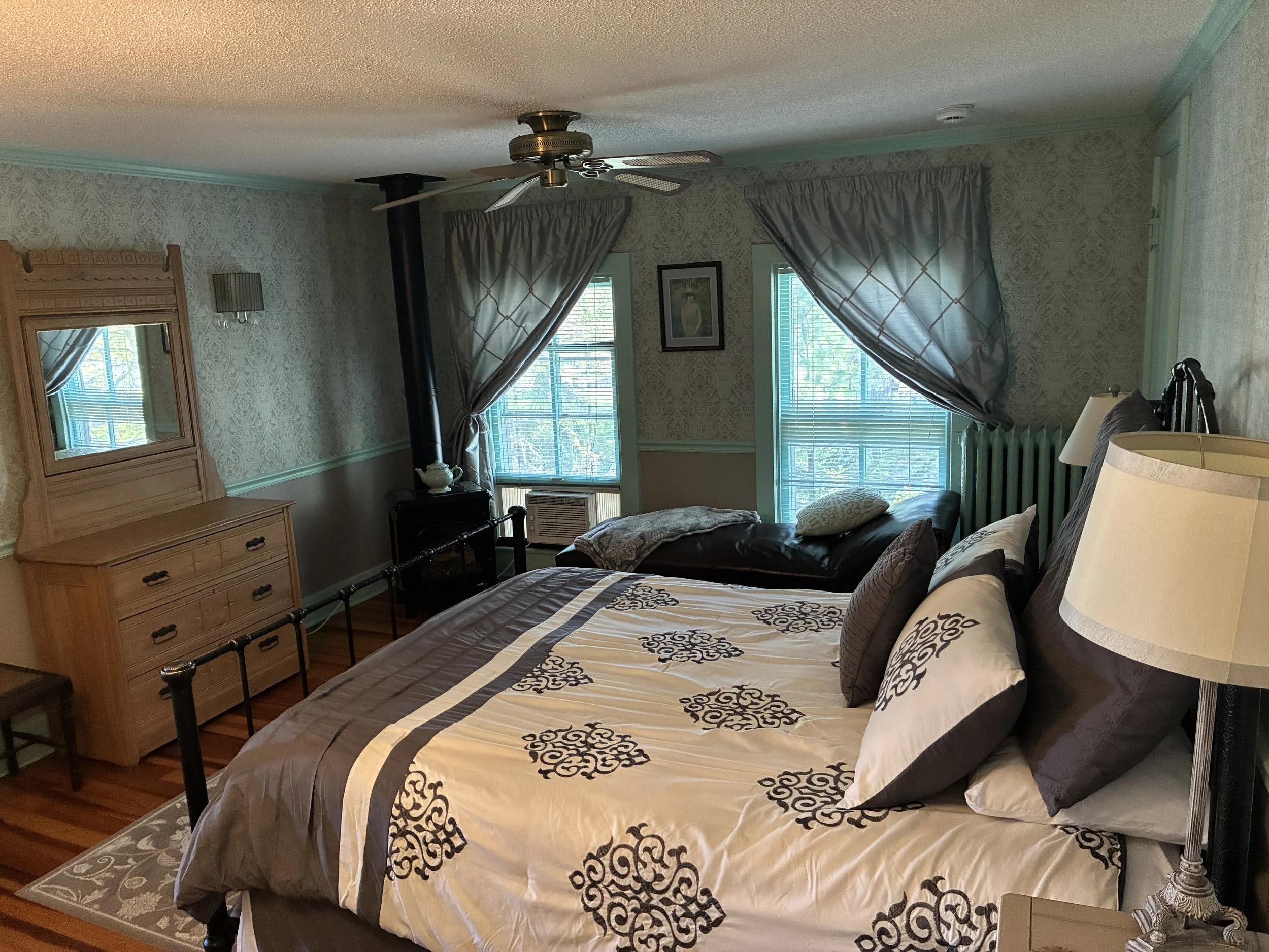 WebsiteBlue_bedroom 2.jpg