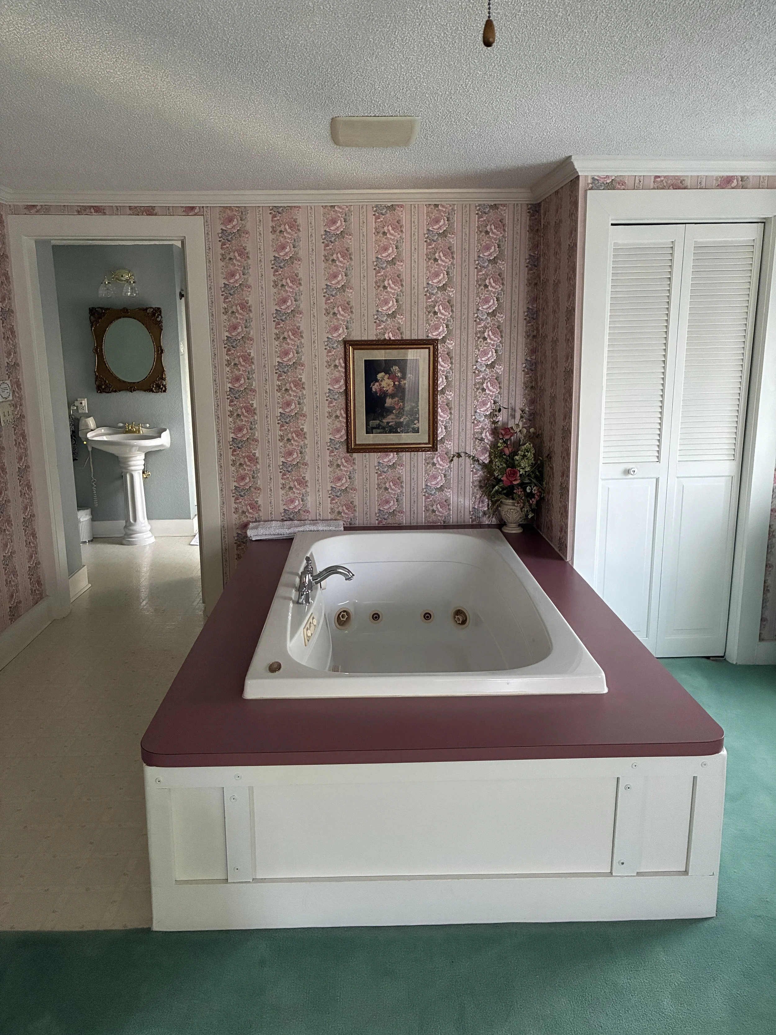 Real Pink_bathtub.jpg