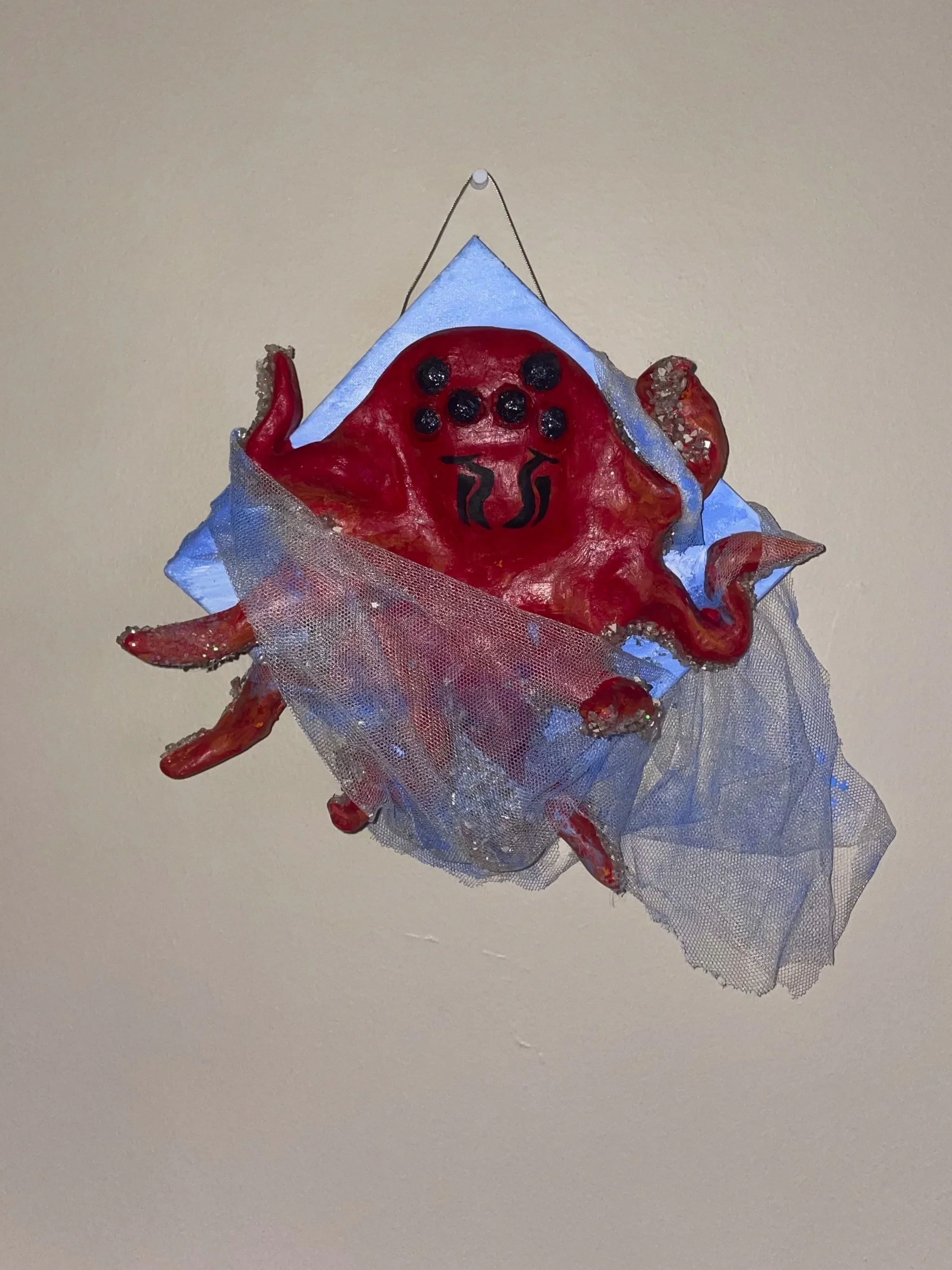 I wanted to play with "celluclay" since undergrad, after my professor introduced it to the class. I've painted octopus' before. I wanted to make one. 
