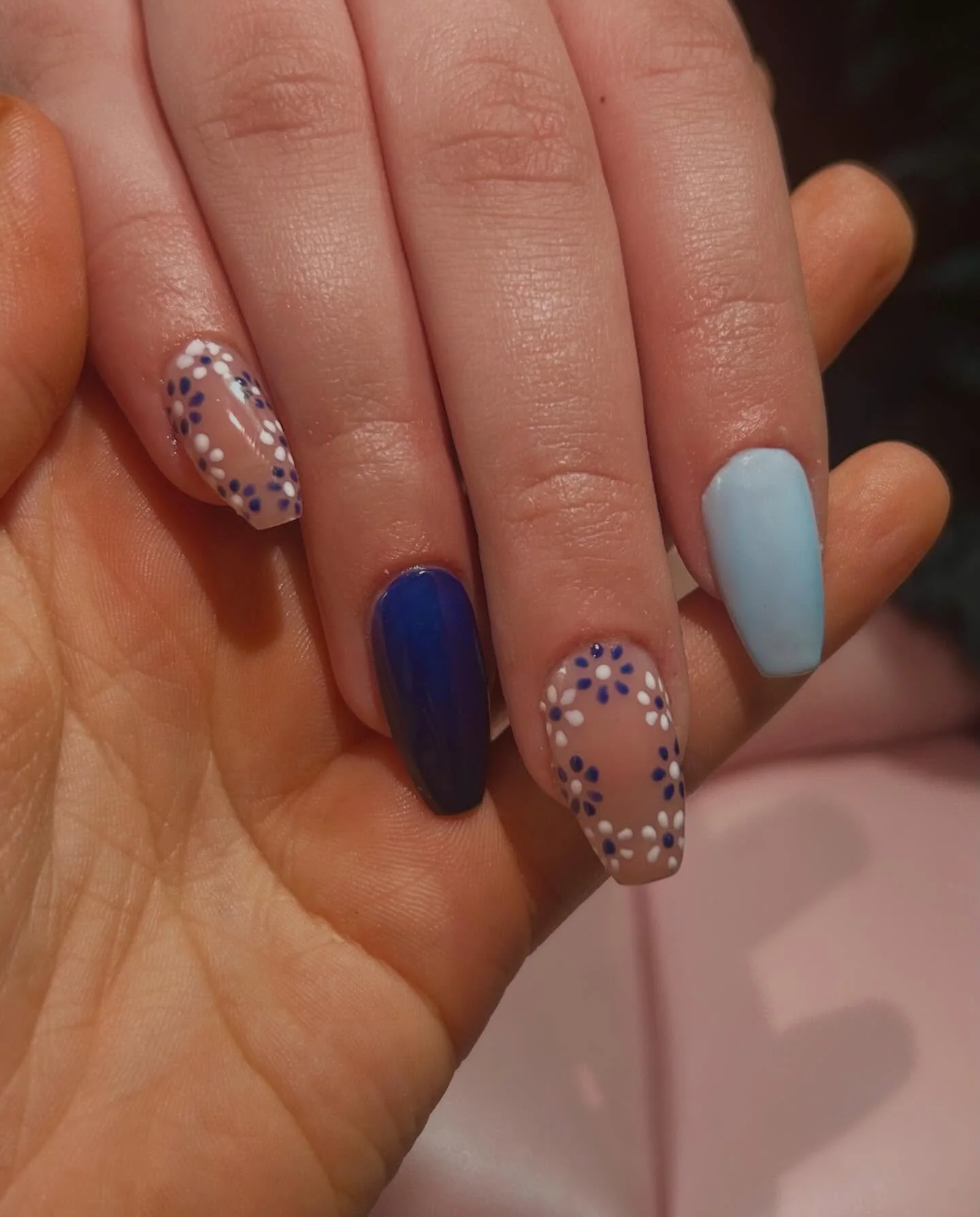 Blooming💙🌼

Learning UV gel extensions one set at a time ✨

#nailtechintraining #nailpractice #uvgelextensions #gelextensions #nailtechjourney practiceandprogress