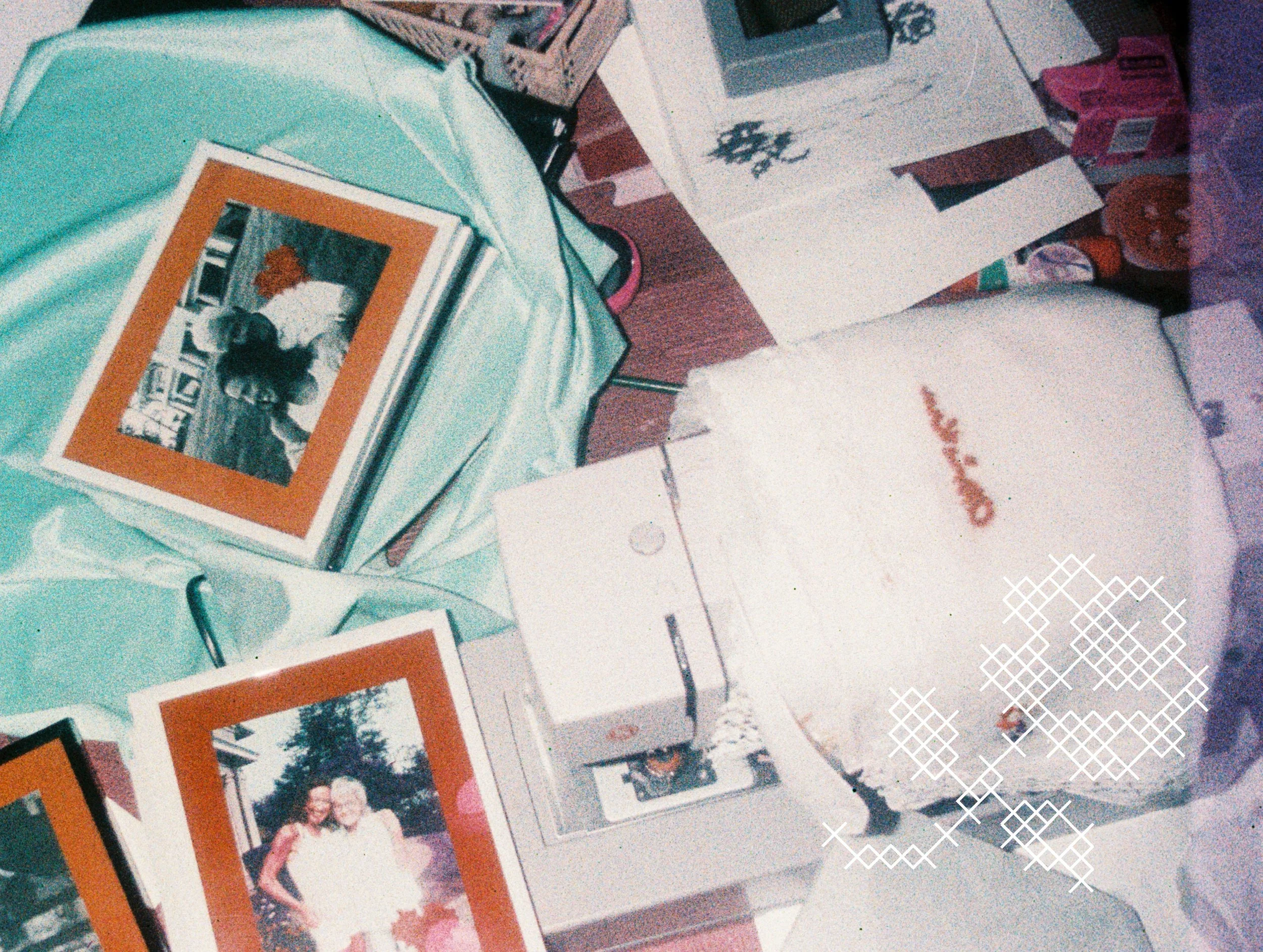 Snippets of G+S on my 110mm camera 🎱🦢🌹🔴💒🎟

Can't wait to recap more of this gorgeous wedding -- I had so much fun making all the gifts + day-of pieces

Take care,
Mary Frances

(Vendor tags:
@birddogwedding 
@contigocatering 
@quacksbakery 
@de