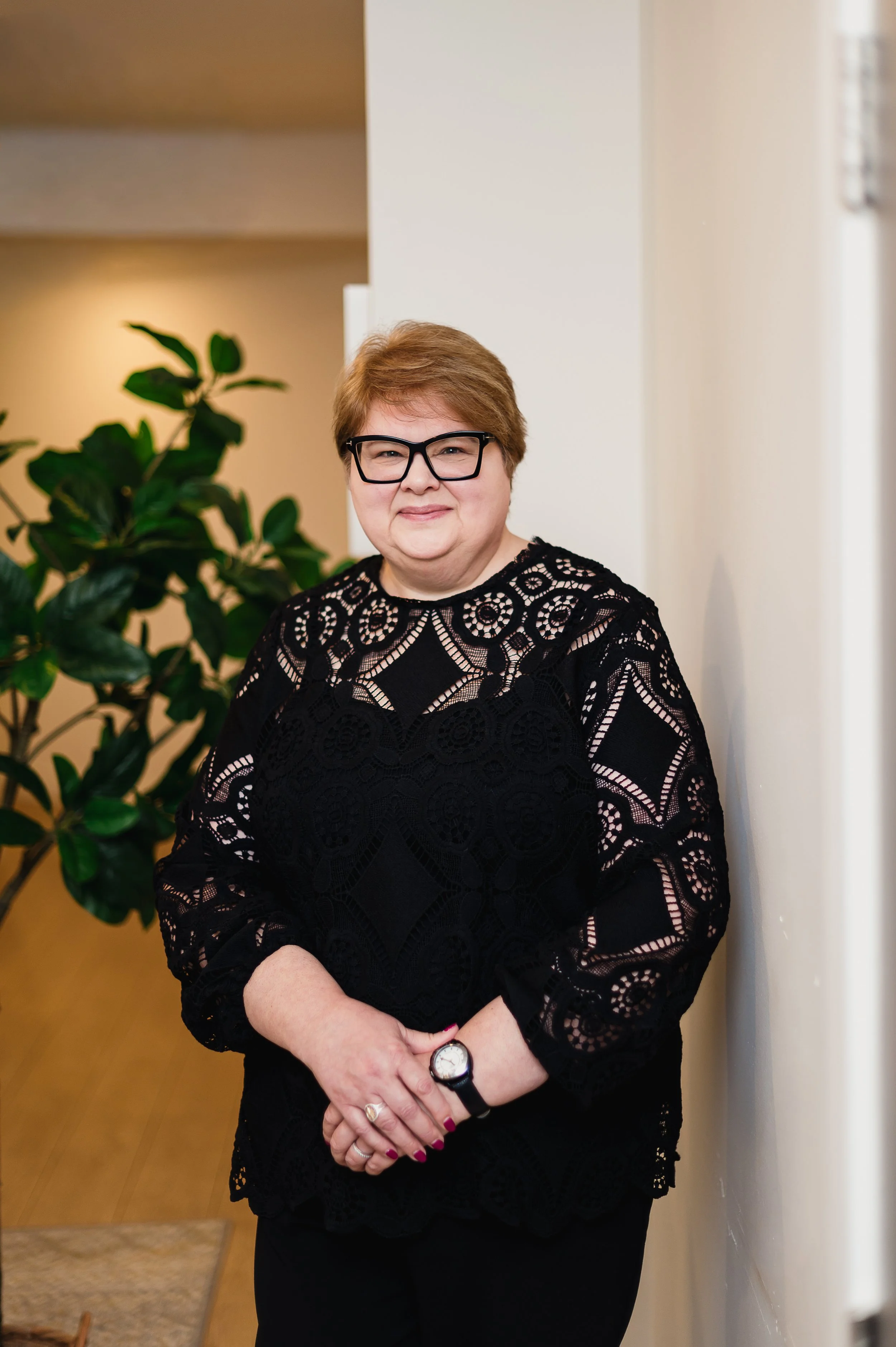 Professional therapist headshots at Clinic Altera in Montréal offering psychotherapy, trauma therapy, couples counselling, EMDR, Brainspotting, ADHD coaching, family therapy, and virtual therapy across Québec and Ontario.