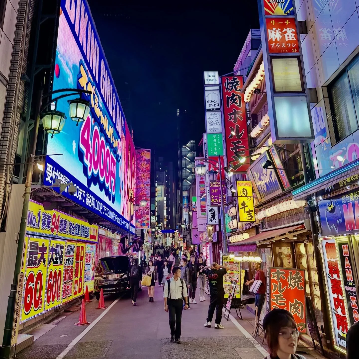 JAPAN FOR FOODIES 🍣 

 J&amp;J are off on a food focused adventure around Japan!

Where are they going? Tokyo (@janutokyo ) and Kyoto (@ritzcarltonkyoto) 

What are they doing?
Sushi Making
Sake Tasting
Wagashyi Sweets Making
Knife Making
Replica Fo