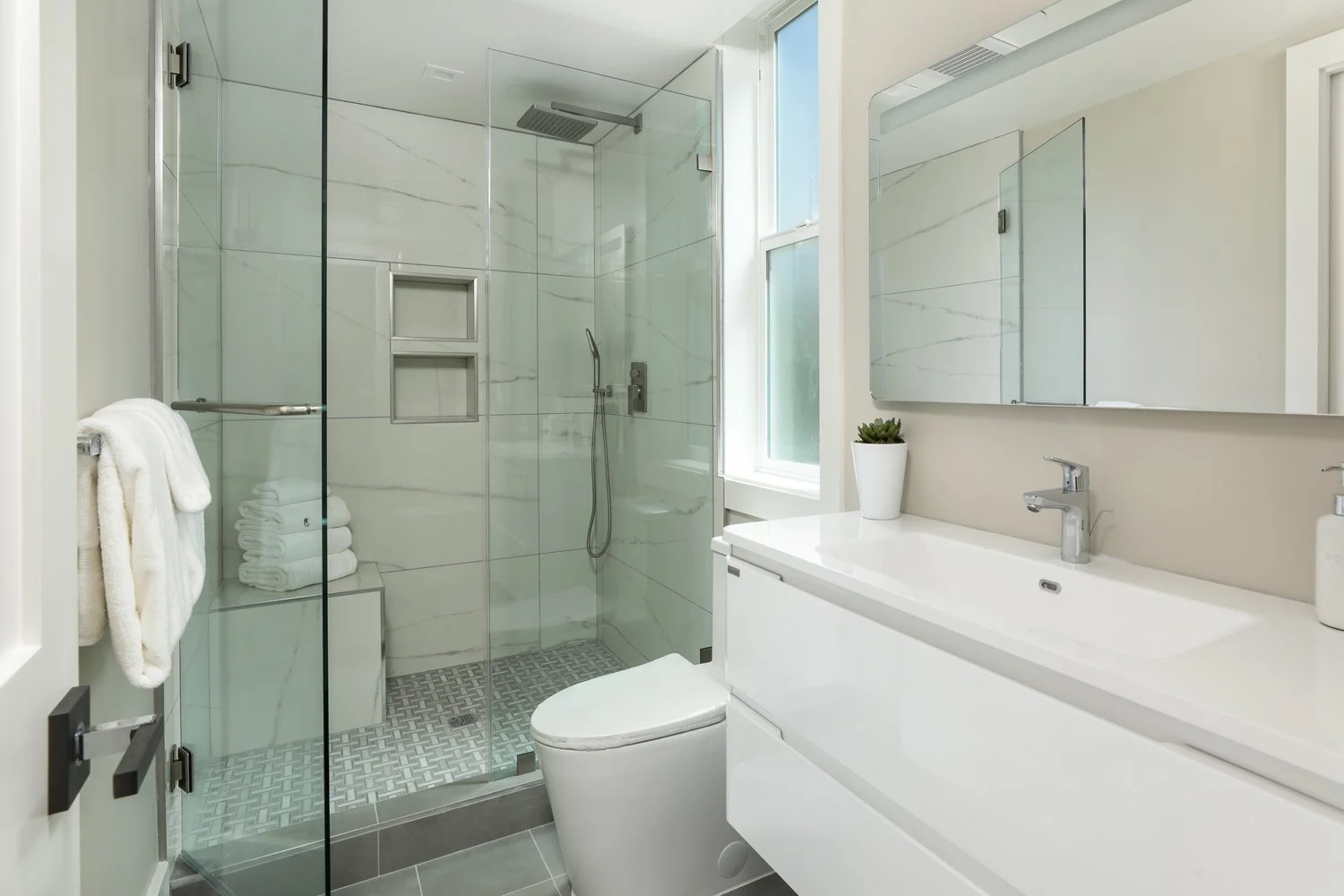 1909 Menalto Blu Skye Media-2198-EditMLS.jpg